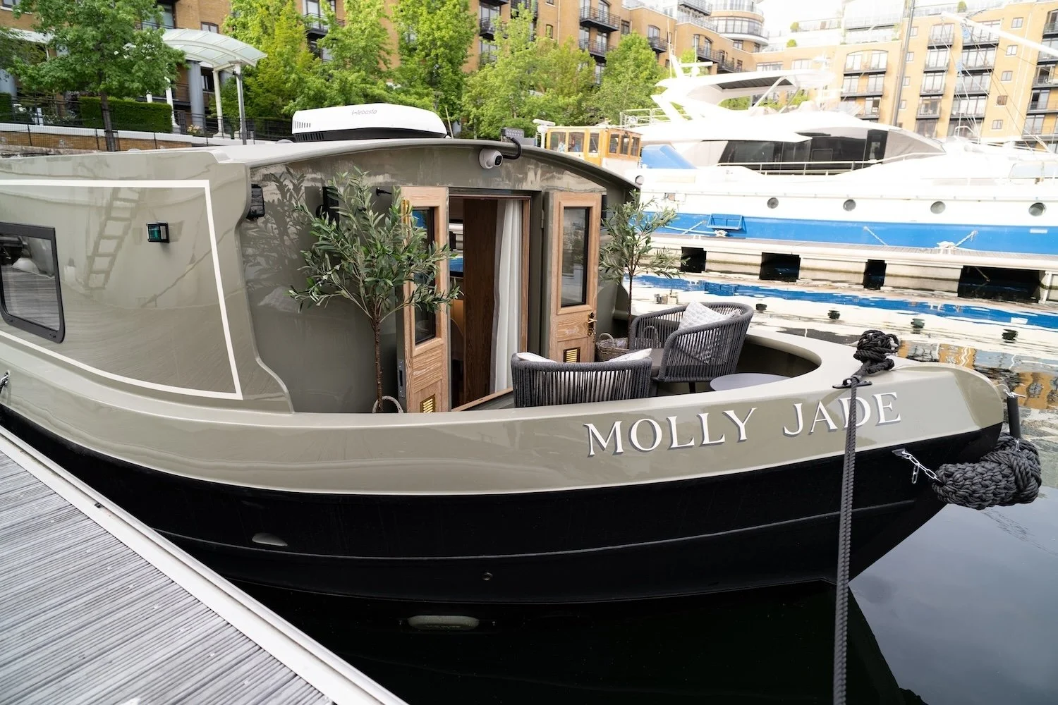1.Beresford_Butler_Interiors_Houseboat_St_Katherine_Dcock_Turnkey_interiors.jpg