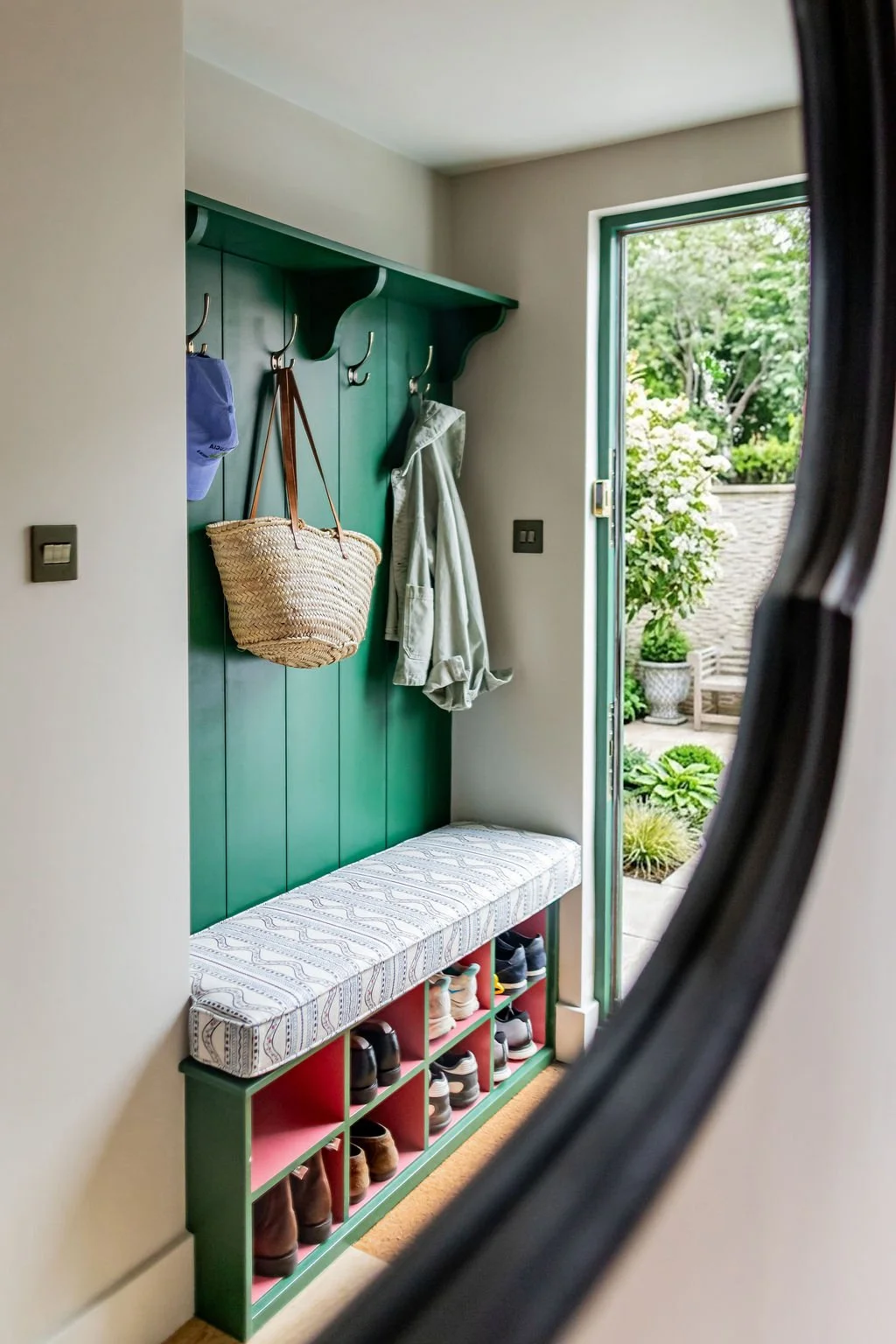 28B.Beresford_Butler_Interior_Design_Barnes_SW13_hall_huntergreen.jpg