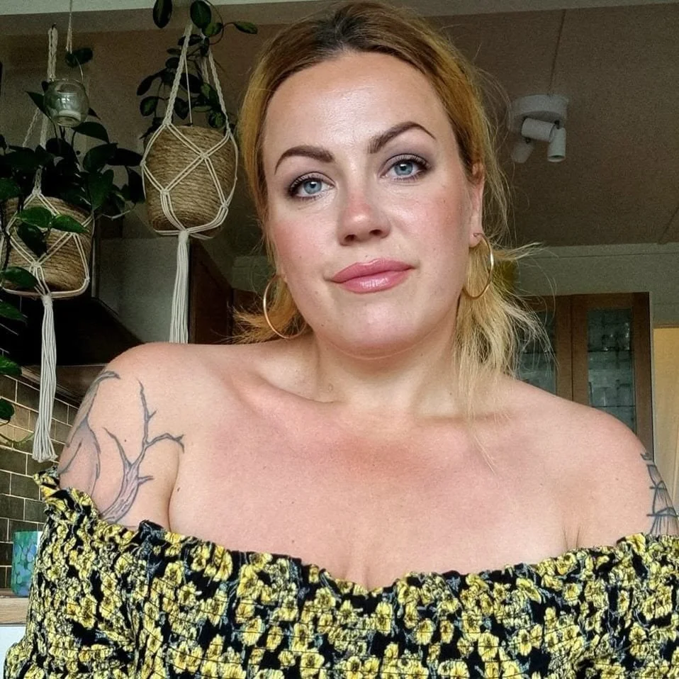I DAG KL. 19 &ndash; HVEM TAR OPP ARVEN ETTER BJ&Oslash;RNEBOE?

Hvor har det blitt av forfatteren som samfunnskritiker? Og hvem tar opp arven etter Jens Bj&oslash;rneboe i dag? 

Bj&oslash;rneboe var ikke bare skj&oslash;nnlitter&aelig;r forfatter, 