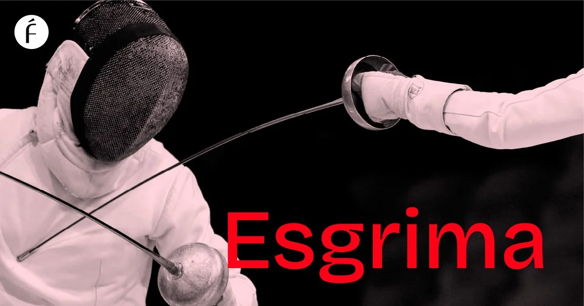 Dos esgrimistas en plena concentración durante un combate, usando equipo protector, en un fondo negro, con la palabra 'Esgrima' en letras rojas.