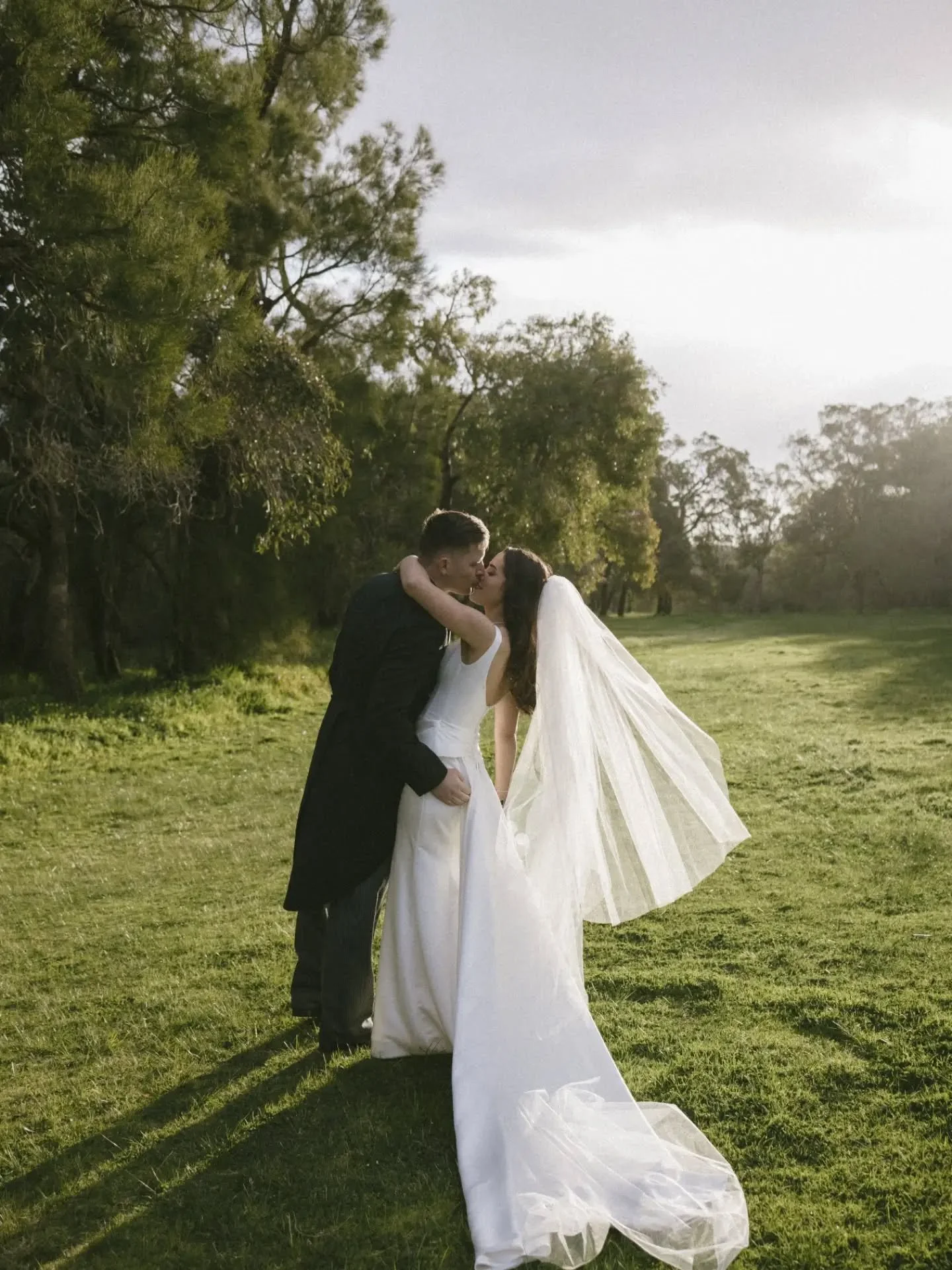 One year of Mr &amp; Mrs Siford ❤️🗝️

Happy anniversary lovers 🏹

📷 @lorenioppolophoto 

#weddingflorist #perthwedding #bride #perthflorist #perthstylist 

Perth wedding, Perth florist, Perth stylist, bride, Perth bride, wedding WA, flowers