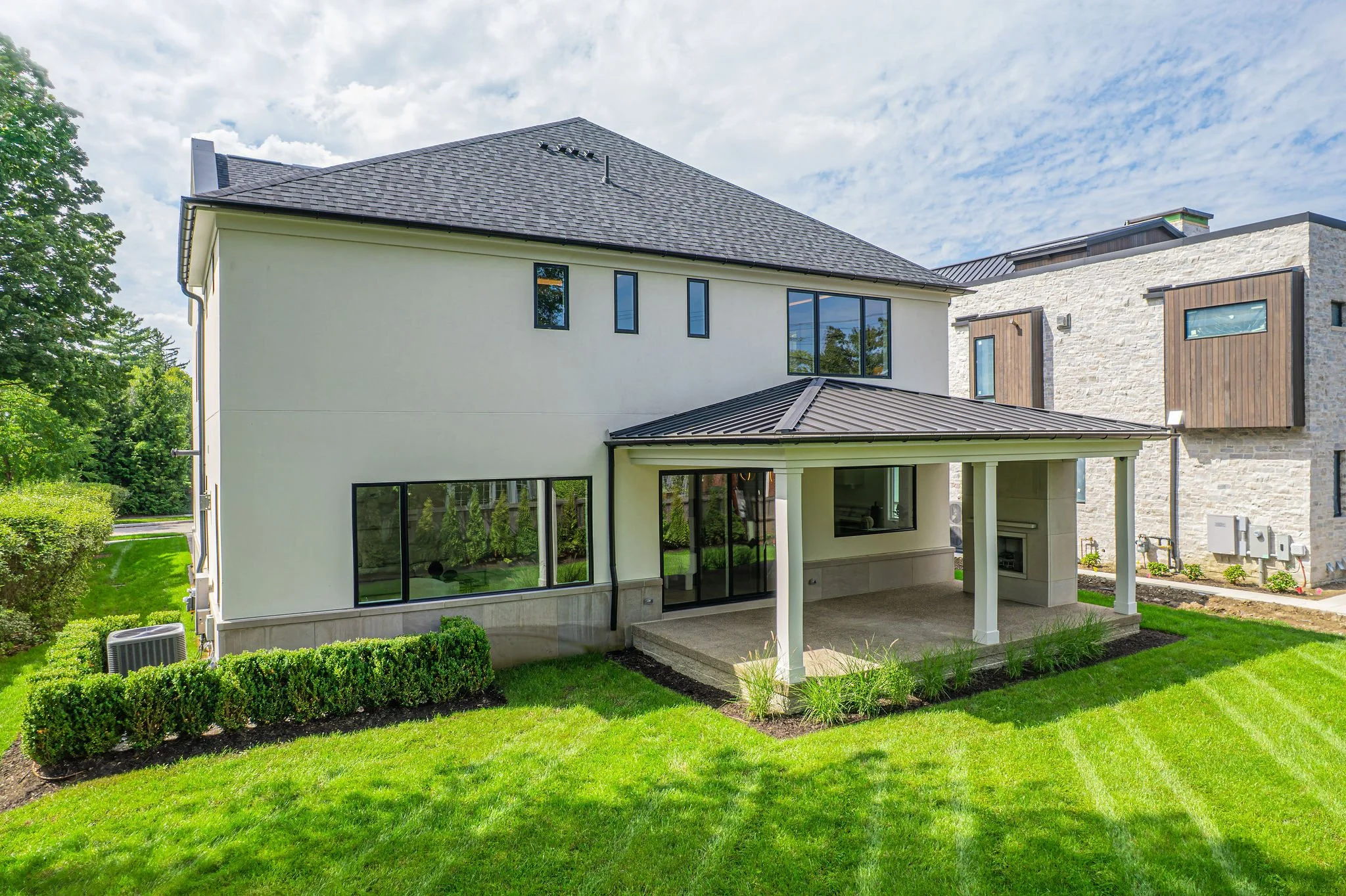 1084BrookwoodSt-2.jpg