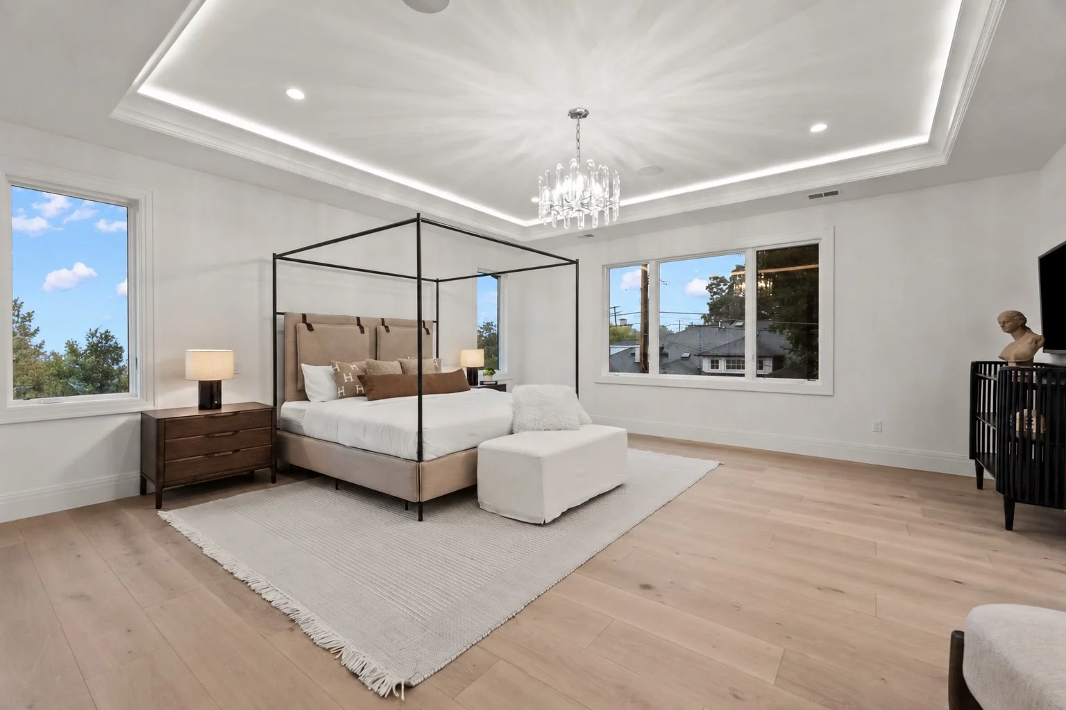 primary bedrom 2.jpg