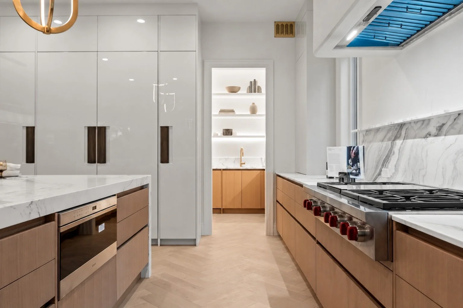 butler pantry staged.jpg