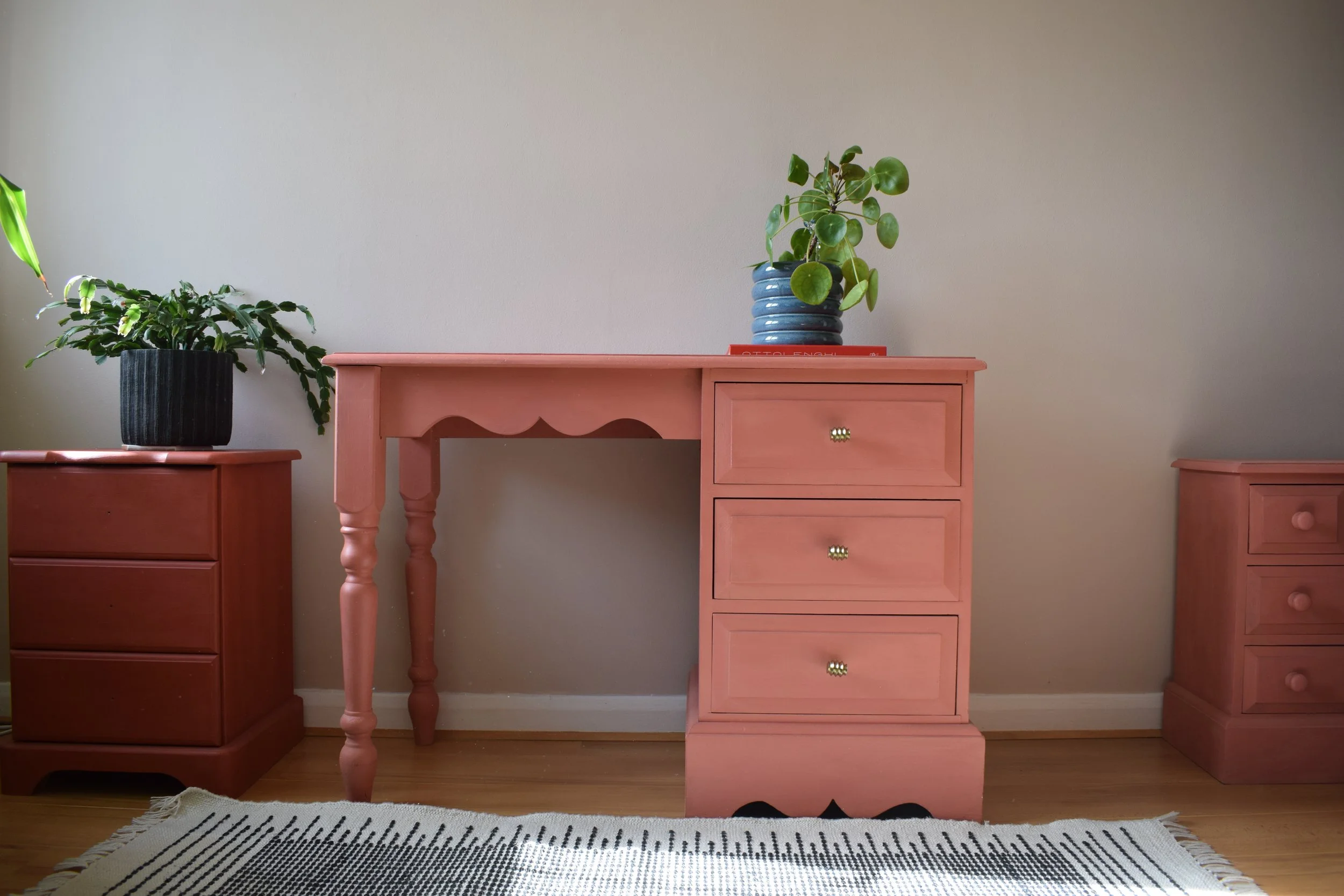 Scandinavian Pink Dream Desk