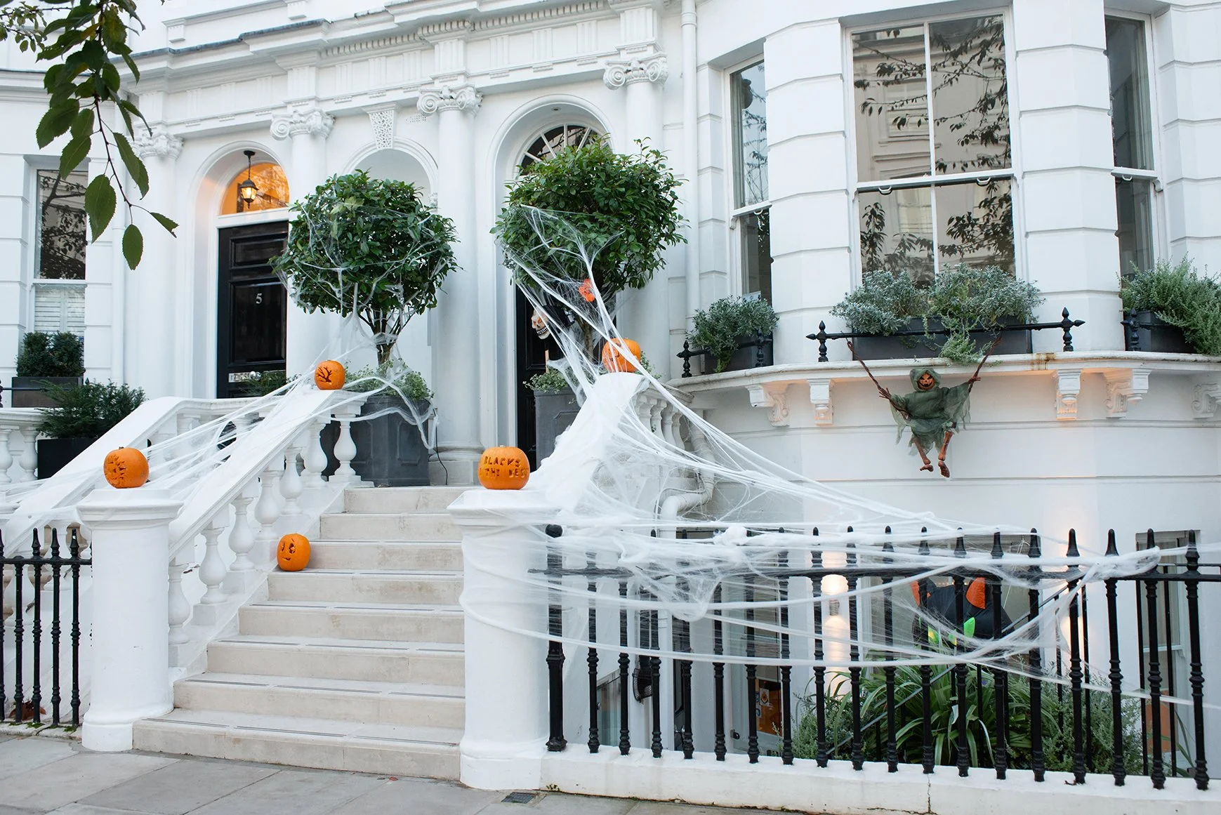 Halloween_house.jpg