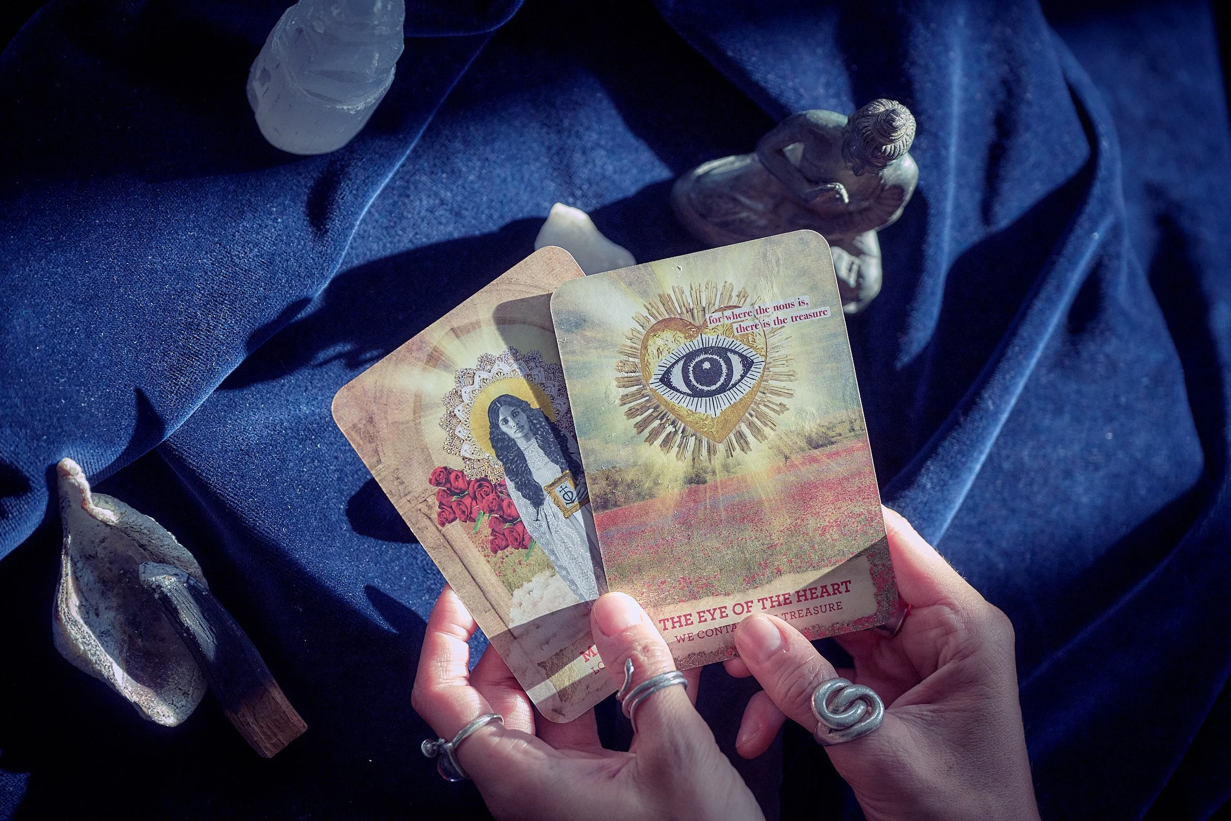 Lähikuva tarot-korteista