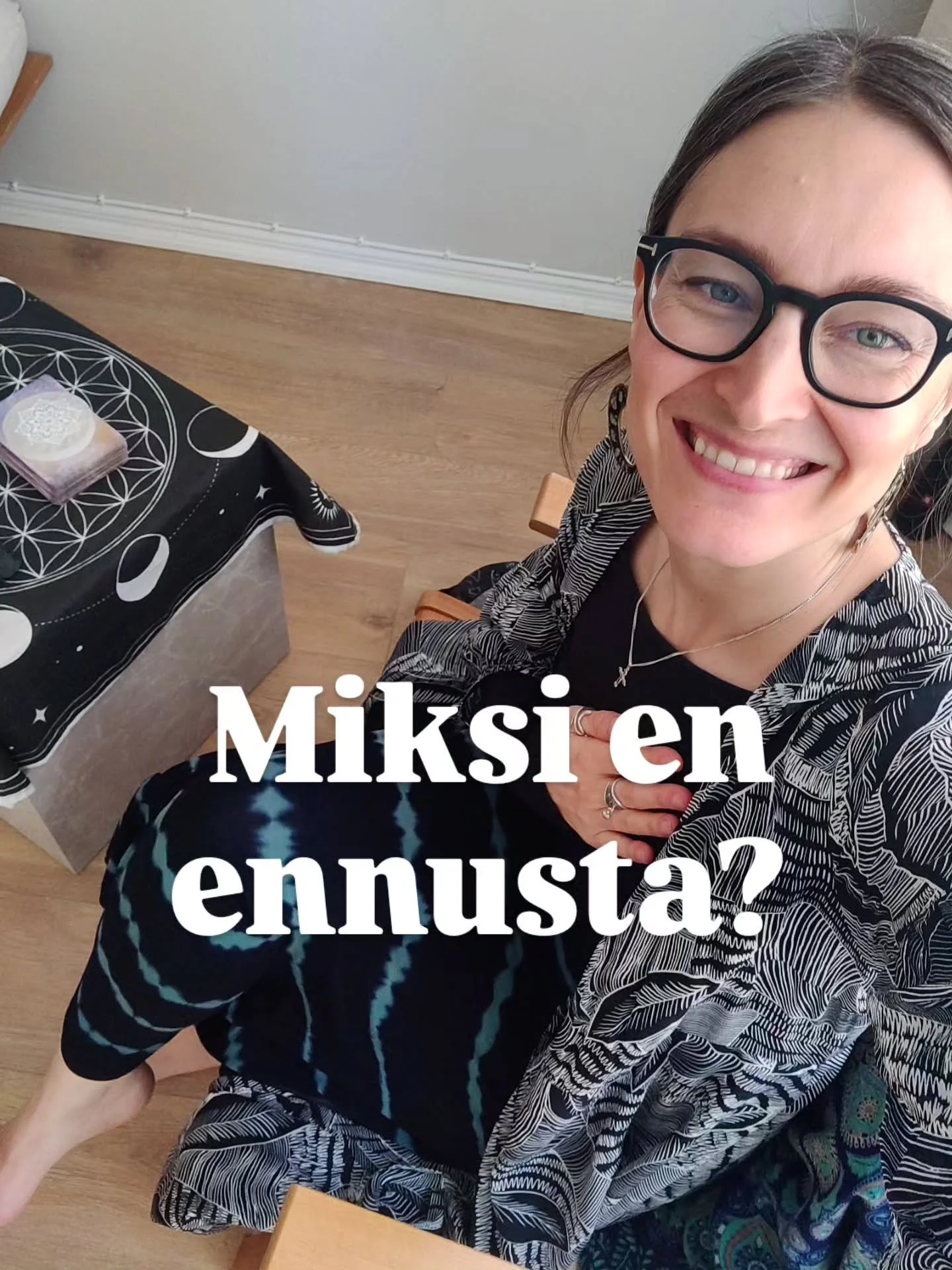 🔮 Ennustus on vahva mielikuva mik&auml; tarotista voi nousta.&nbsp;

Olen itse oppinut n&auml;kij&auml; ja matkan varrella hahmottunut (kantap&auml;&auml;n kautta!) se etten ennusta - vaikka n&auml;kisin selv&auml;n&auml;&ouml;ll&auml; jotain tarkka