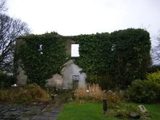 Located on the Stafford O'Brien estate and occupied by the Reverend Rickard Lloyd in the mid 19th century, when the buildings were valued at £27. Miss Catherine Lloyd was the last Lloyd occupant. The property was sold 1910-1913.