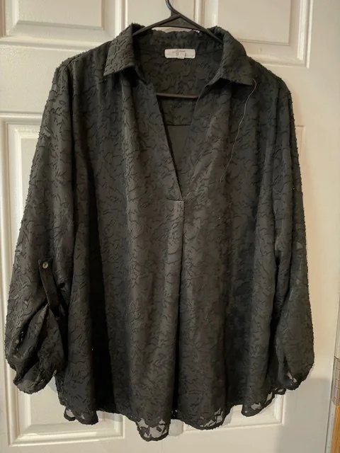 black blouse.jpeg