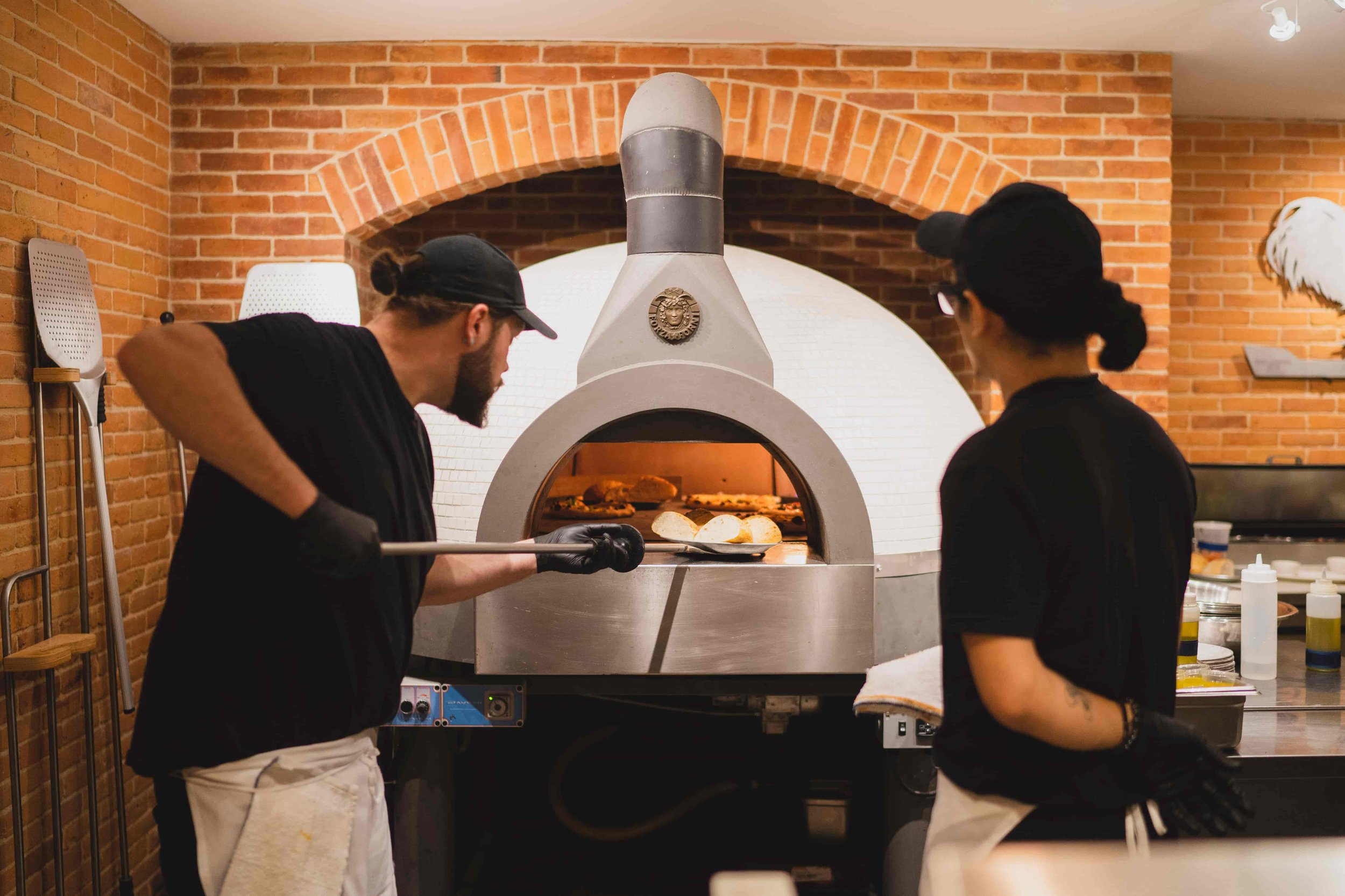 ransom-tavern-south-woodstock-vt-chefs-bread-pizza-oven.jpg