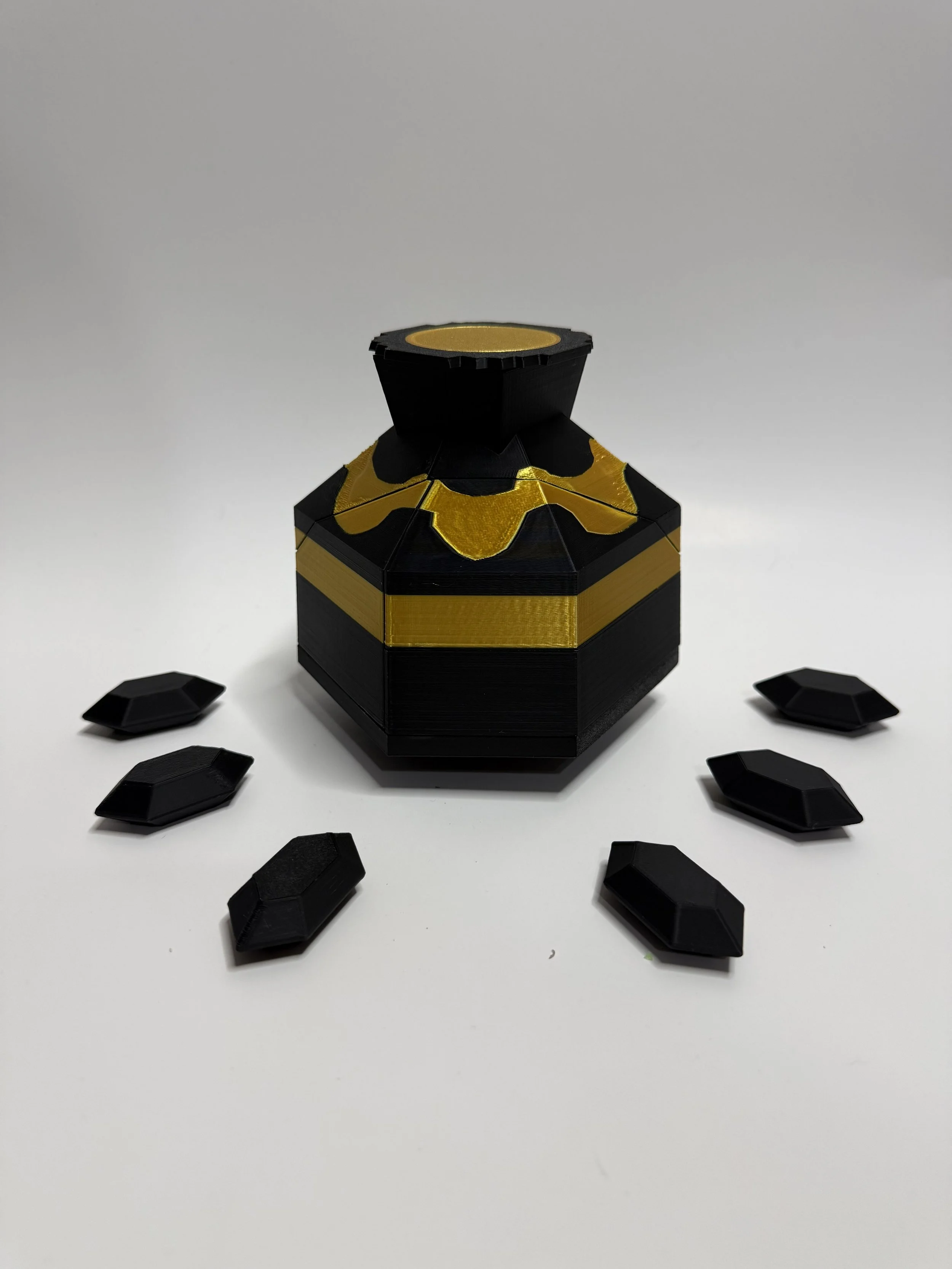 Black & Gold Jar Puzzle