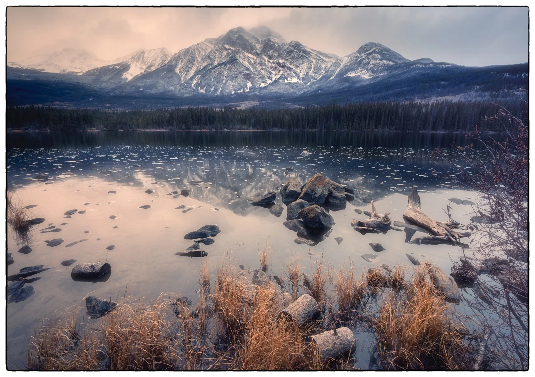  Pyramid lake