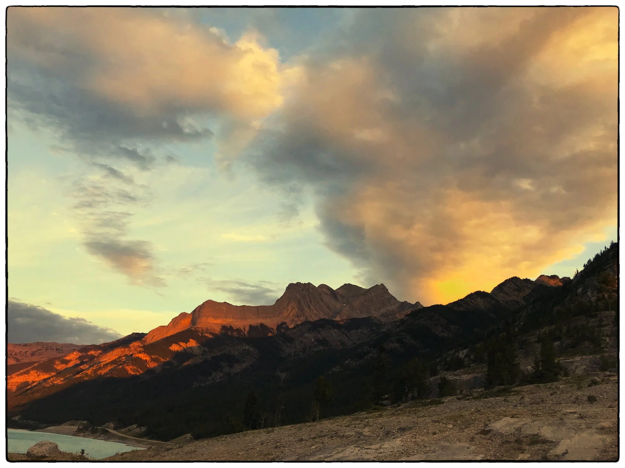 Abraham Lake at Sunrise. The windy point.