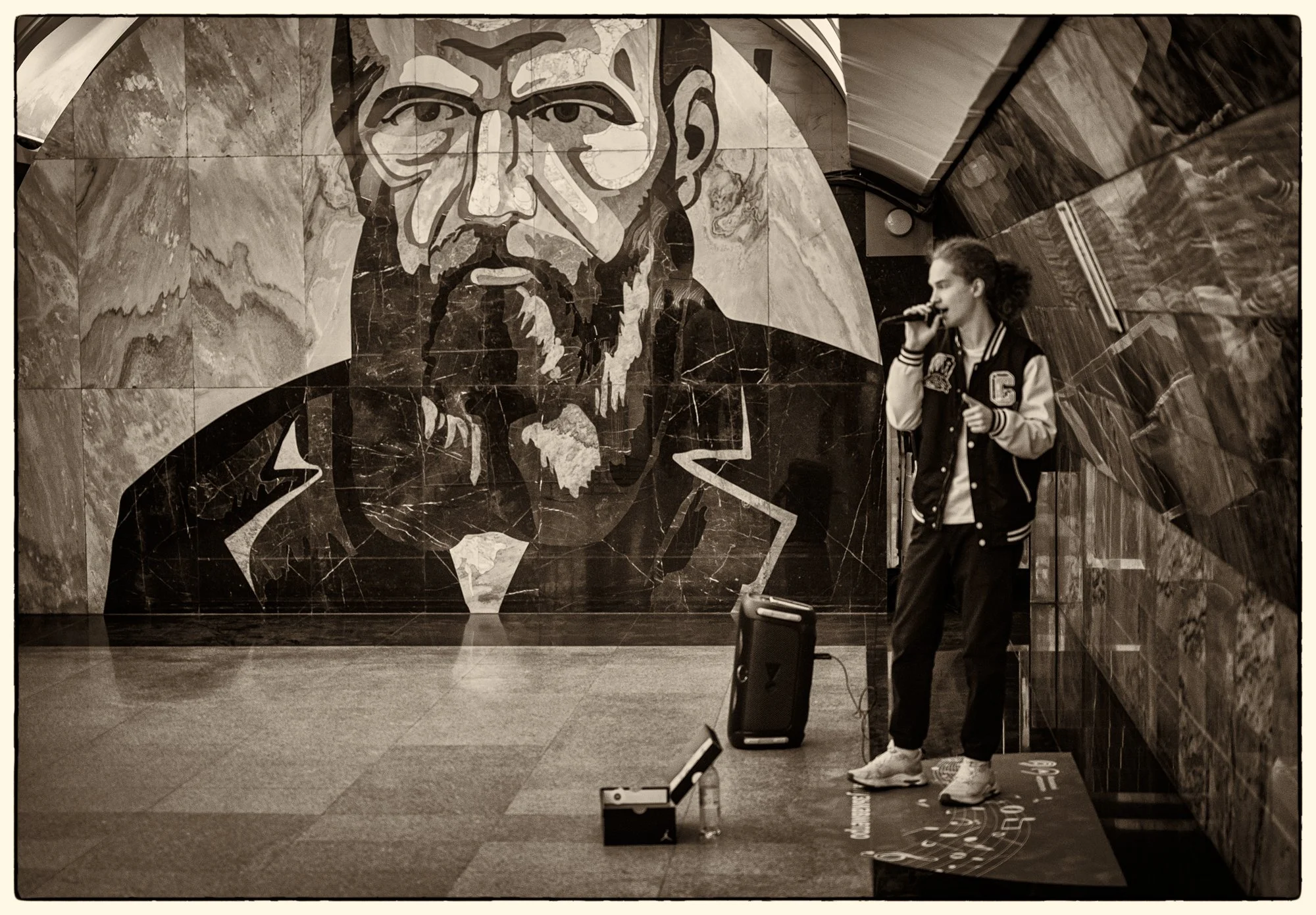 Metro Tour.  Dostoevsky Station.