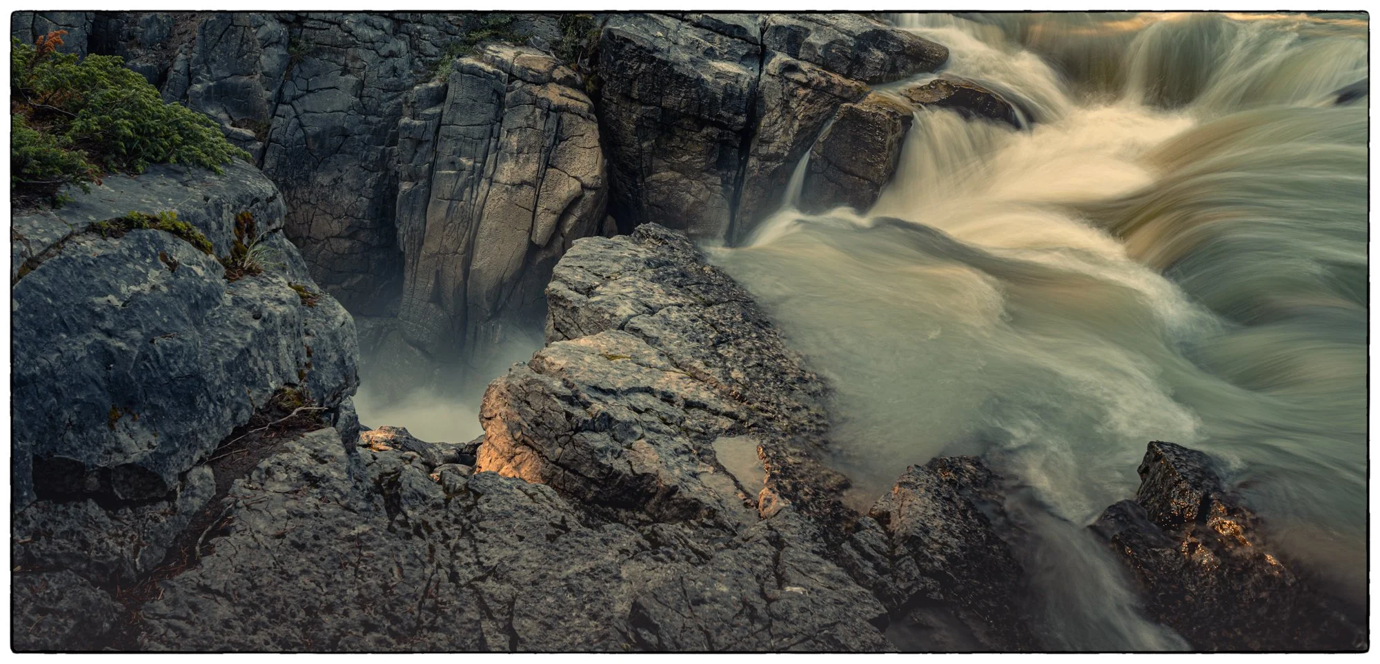Sunwapta Falls. 