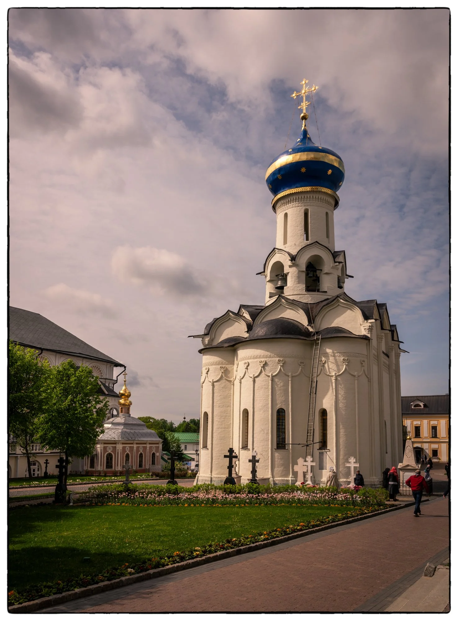 Sergiyev Posad Monastery. Beautiful and peaceful place. Inside the walls The Uspenskiy Sobor. This one is quite interesting, to ring the bells on it the monk has to climb the ladder to the first cupola and then climb further up holding on to the rope
