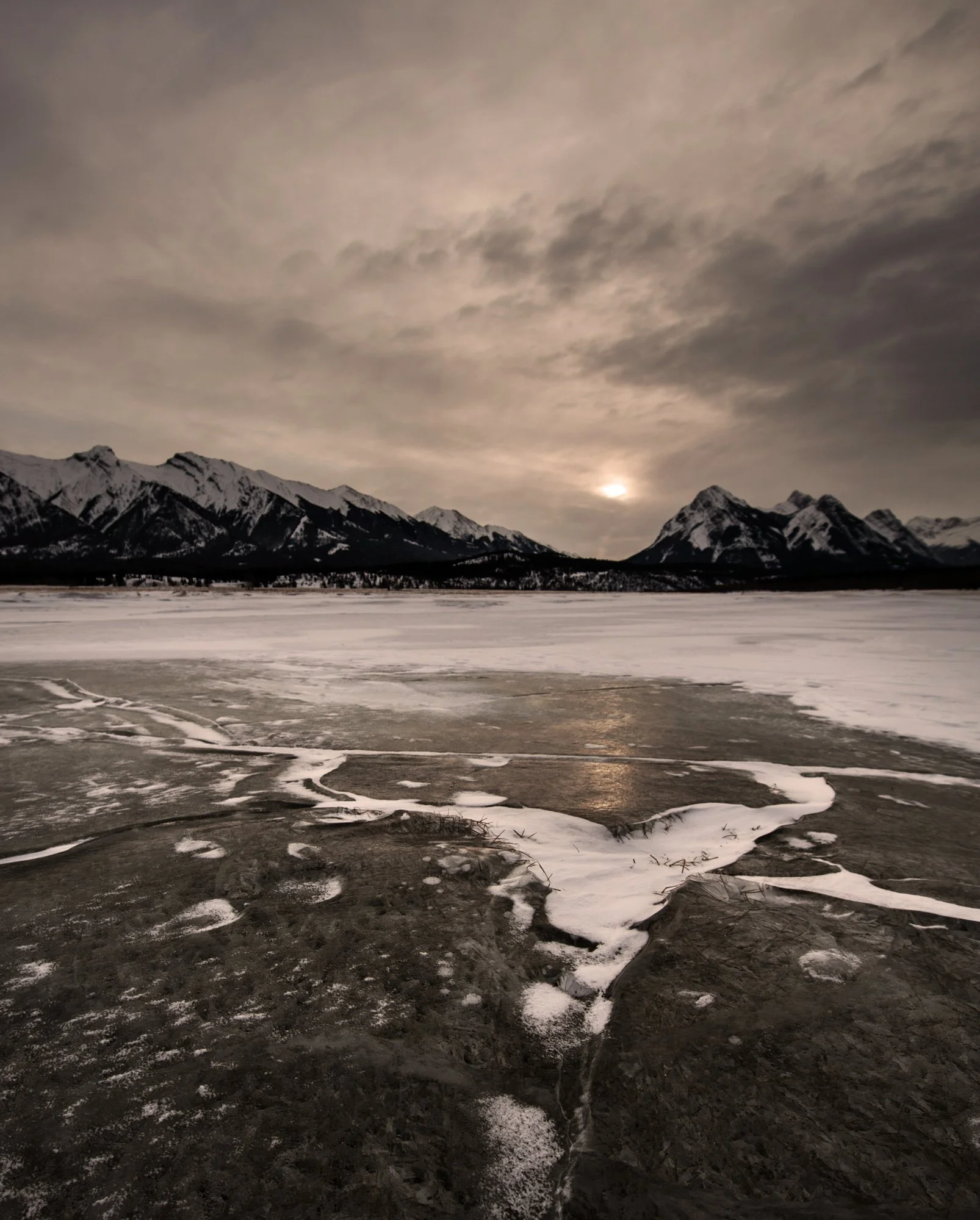Abraham Lake. Preacher's Point. Sun Rise.