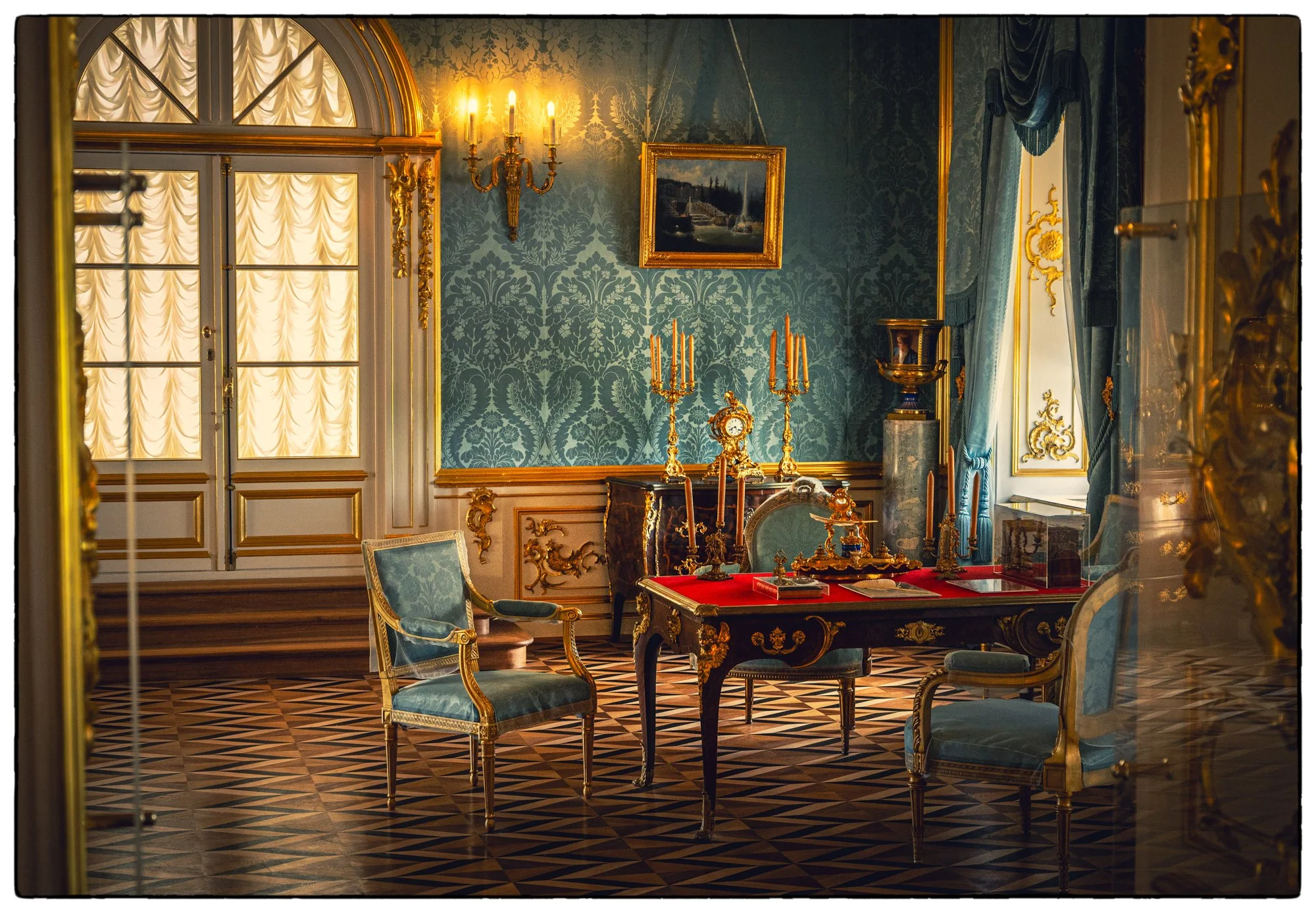 Peterhof Park. Palace rooms.