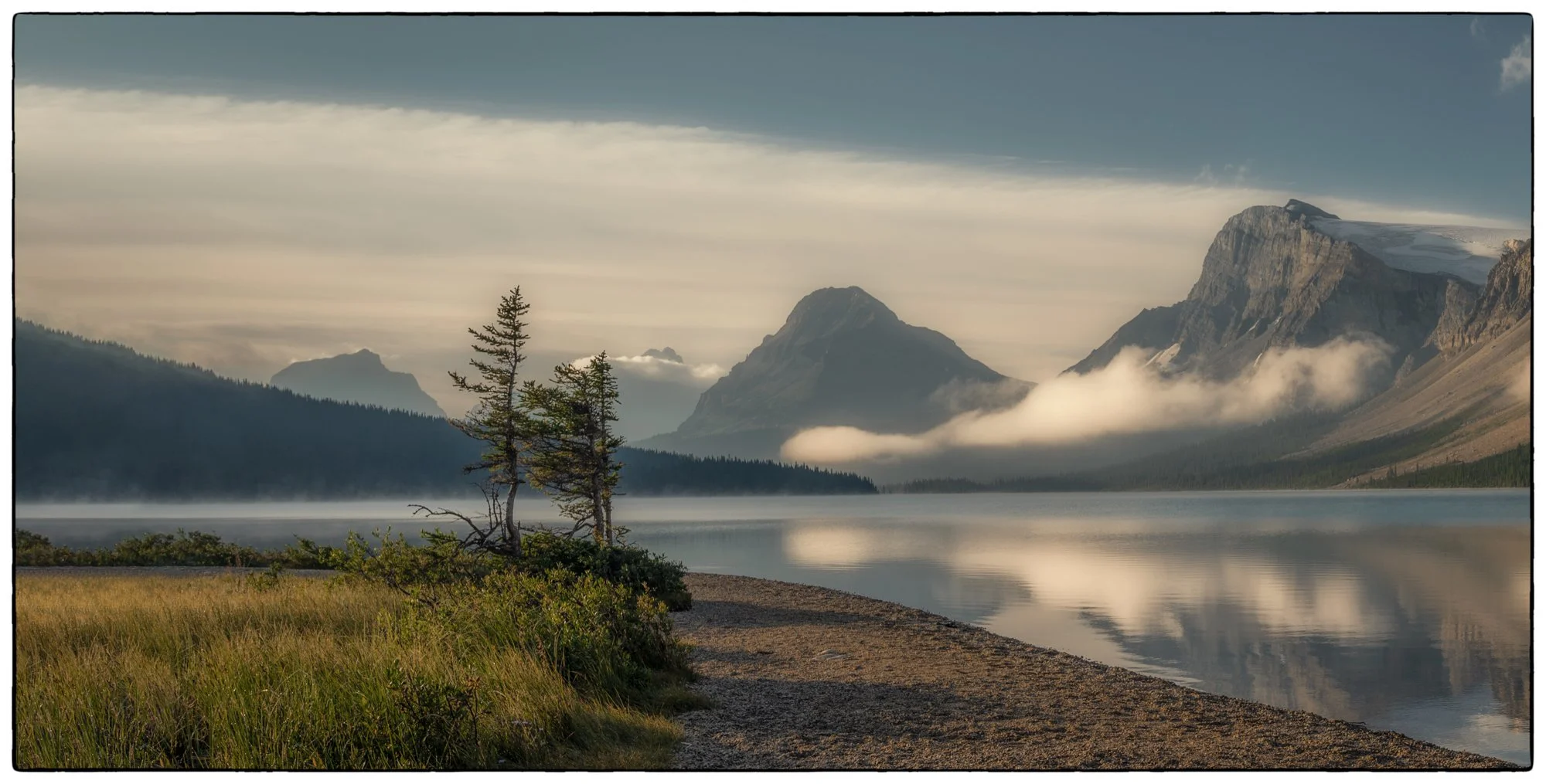  Bow Lake at sun rise. 