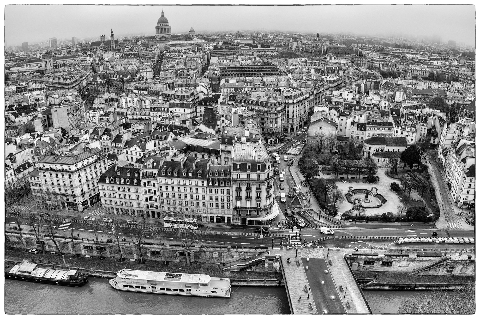 Cathédrale Notre-Dame de Paris,  view from the top.