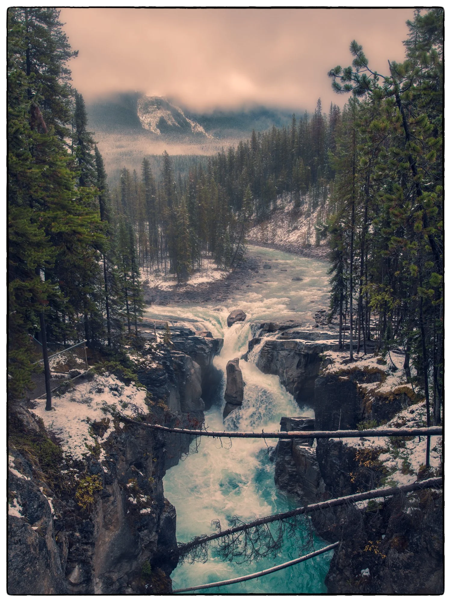 Sunwapta falls in September.