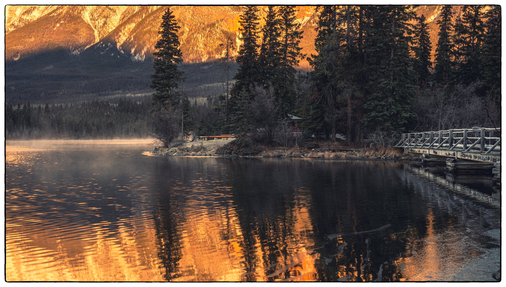  Pyramid lake