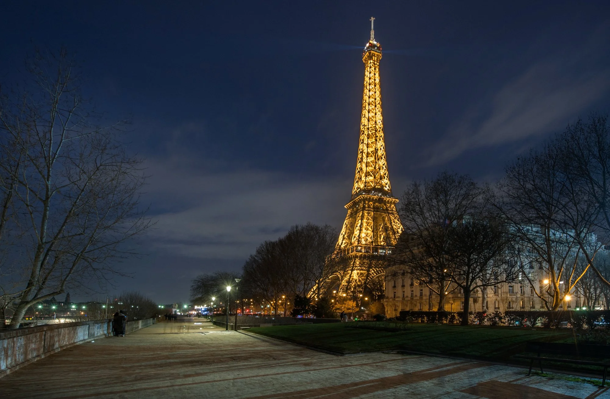 Walking the streets of Paris at night