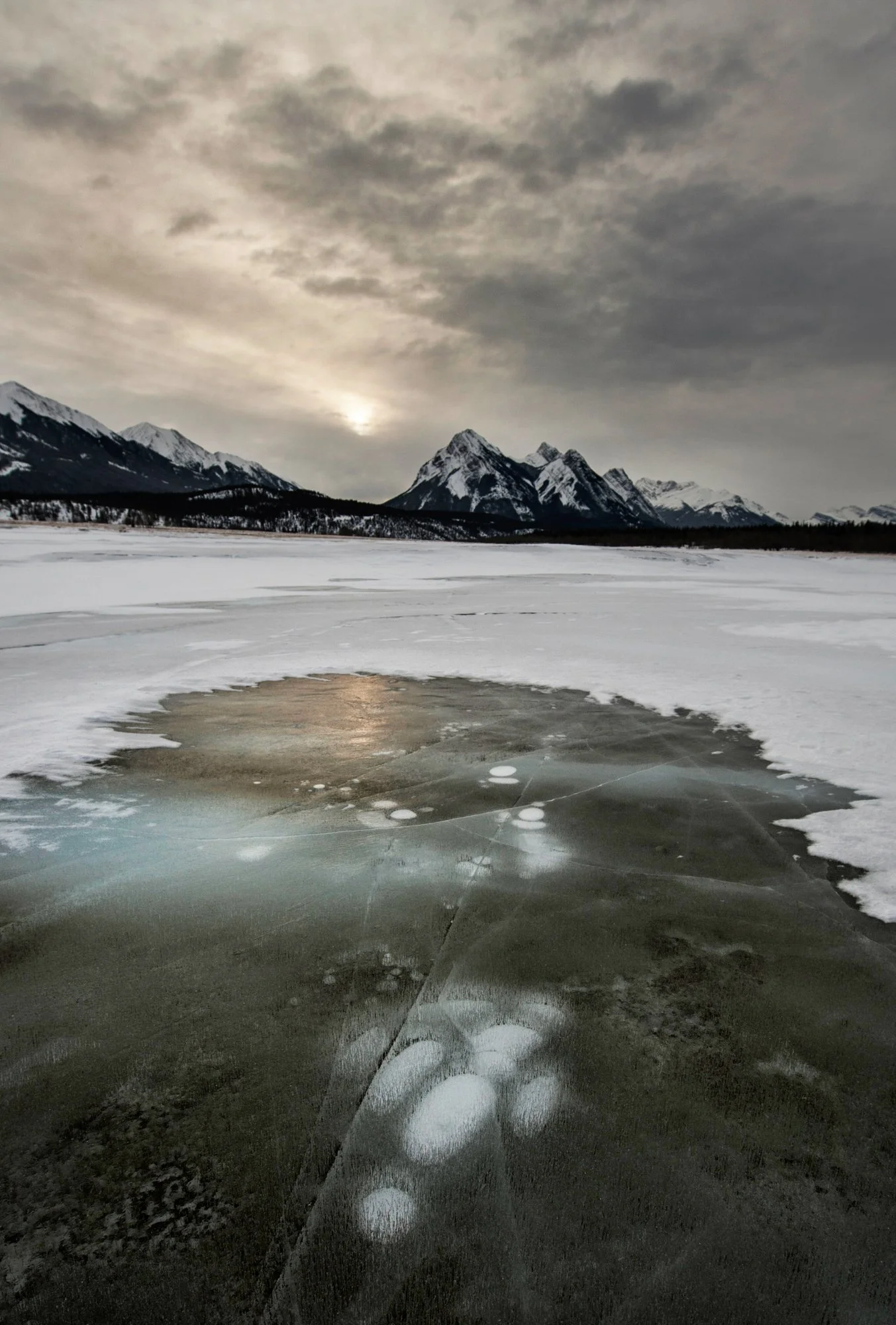 Abraham Lake. Preacher's Point. Sun Rise.