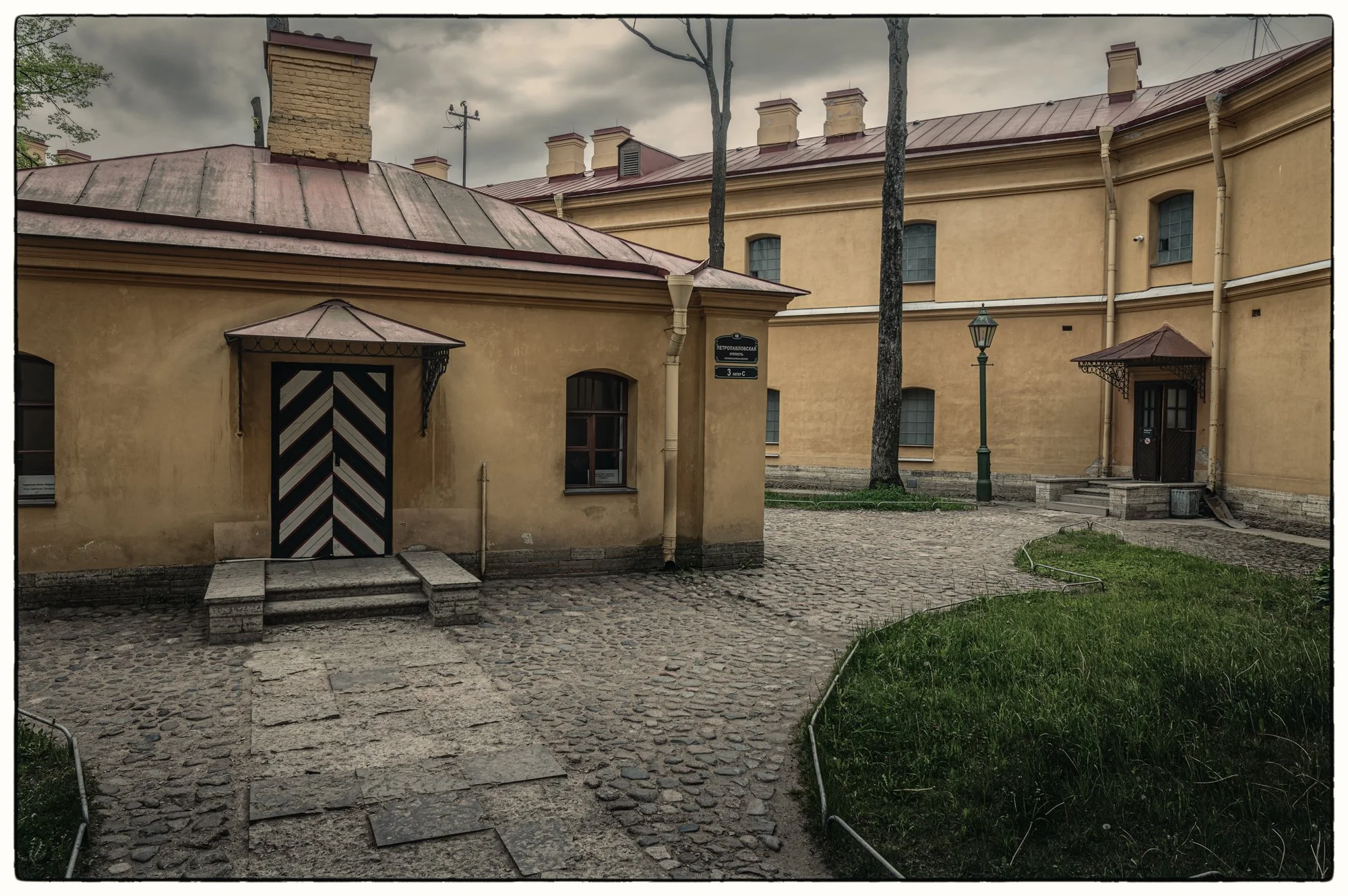 The Peter and Paul fortress also contain a notorious prison where a lot of political prisoners were held. Some of the names are: Vladimir Lenin, Fyodor Dostoevsky and others. On the photo is the inner court yard where prisoners were allowed to walk