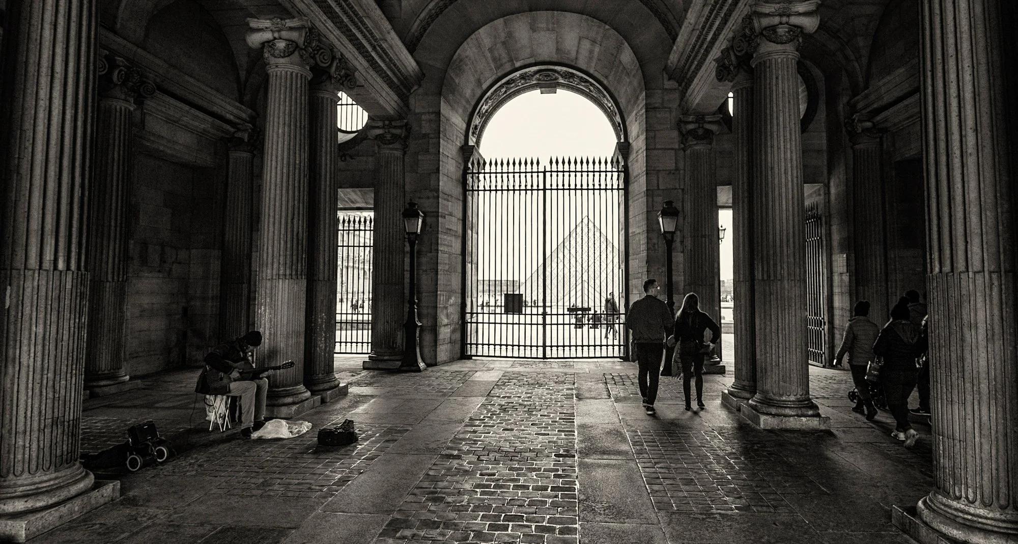 Paris, coming on to the "Pyramide du louvre".