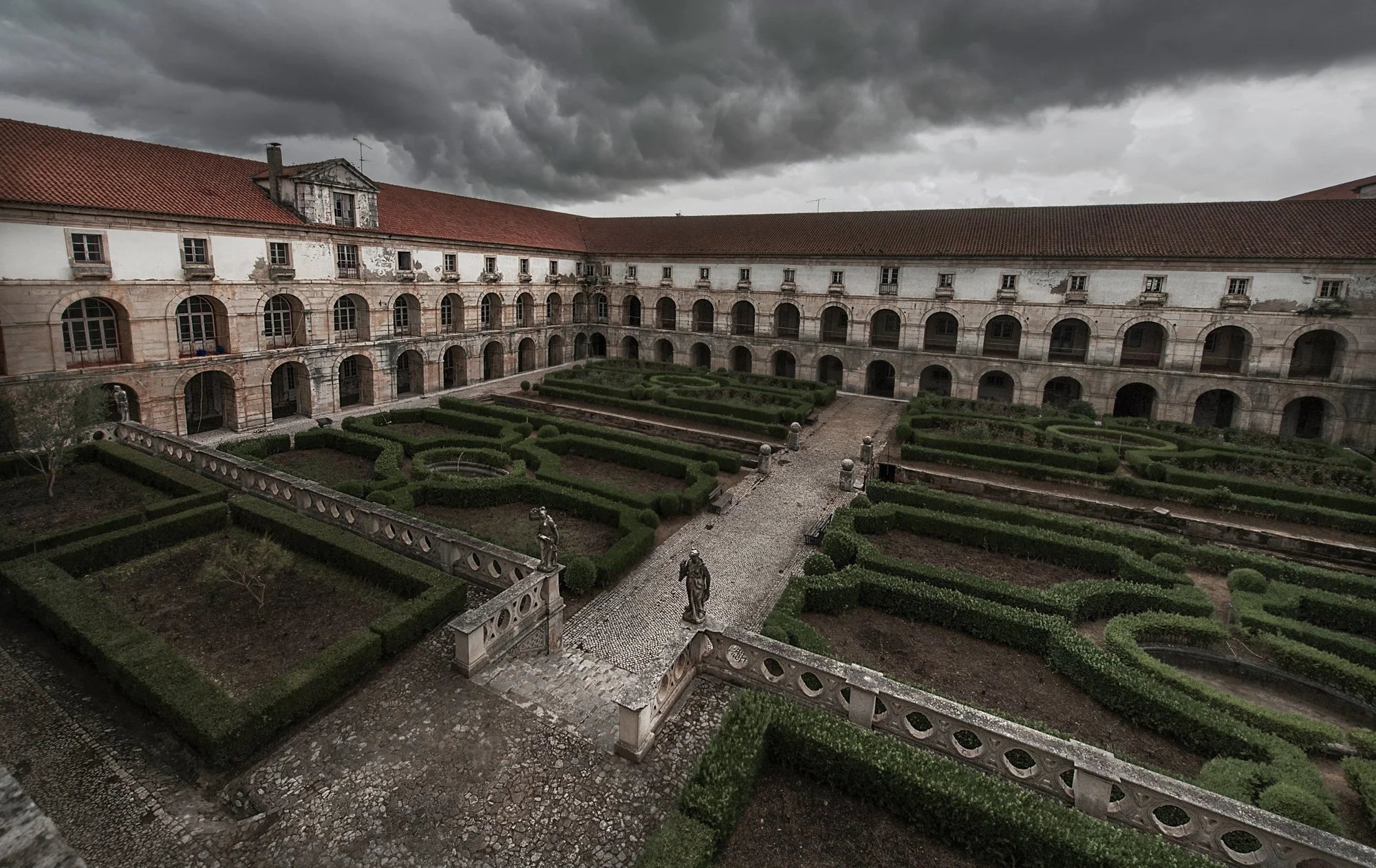 The Monastery of Santa Maria d'Alcobaça. The Court Yard.