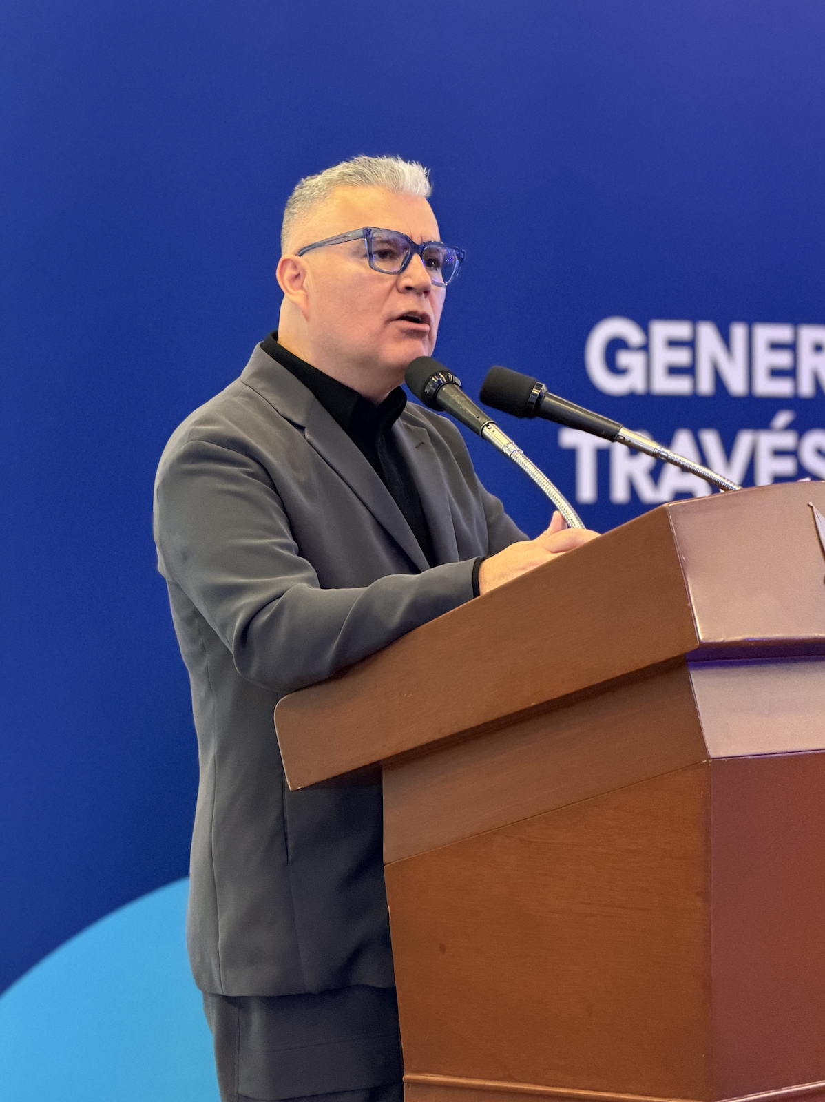 EXPANDING ACCESS TO THE TECHNOLOGIES OF THE FUTURE

His vision extends beyond one state: building partnerships that can bring this model to young people across Mexico, strengthening talent, competitiveness and access to the jobs of the future.