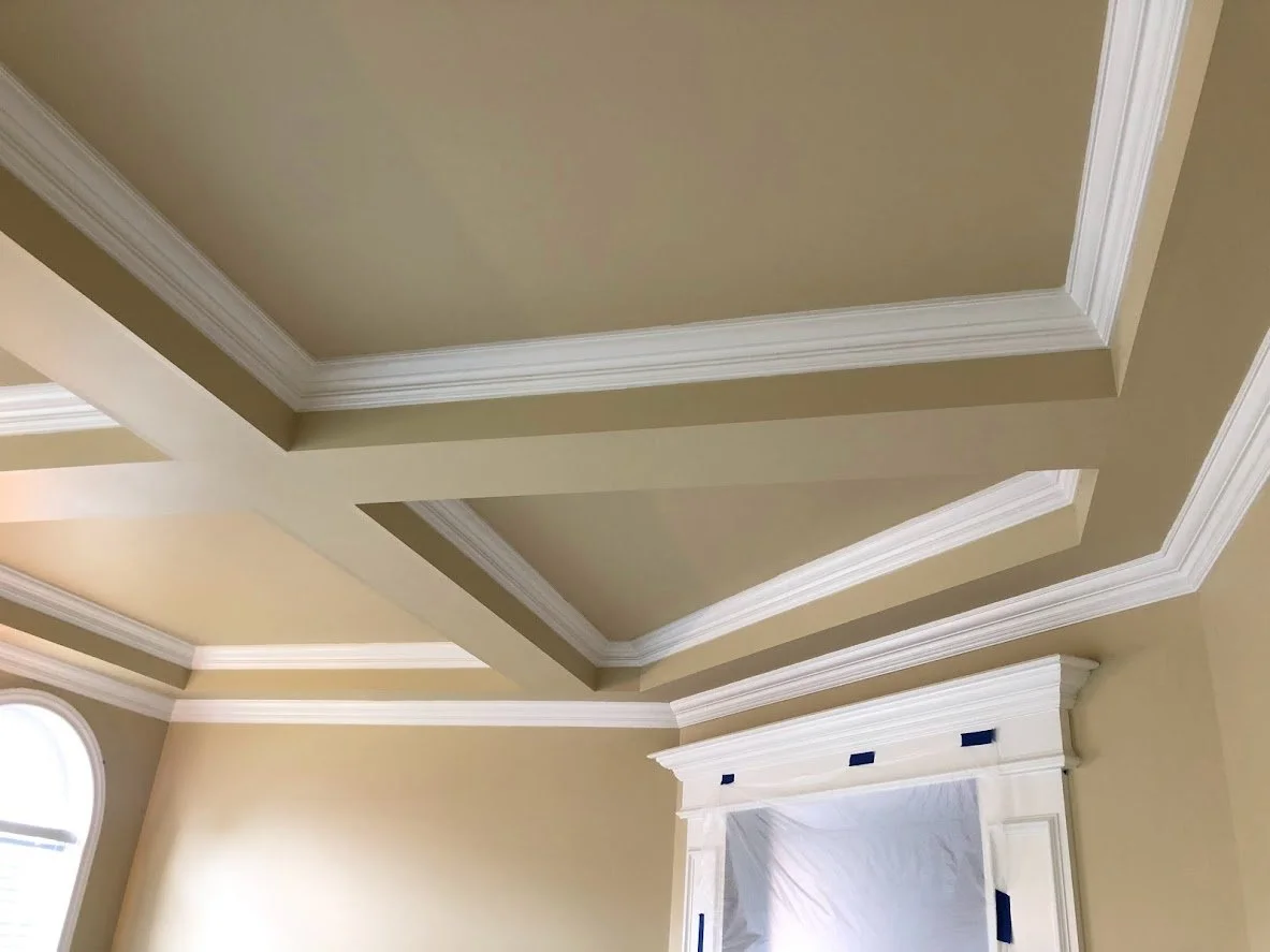 FINISHED!! Look are how beautiful the space looks after painting the crown and walls! 
