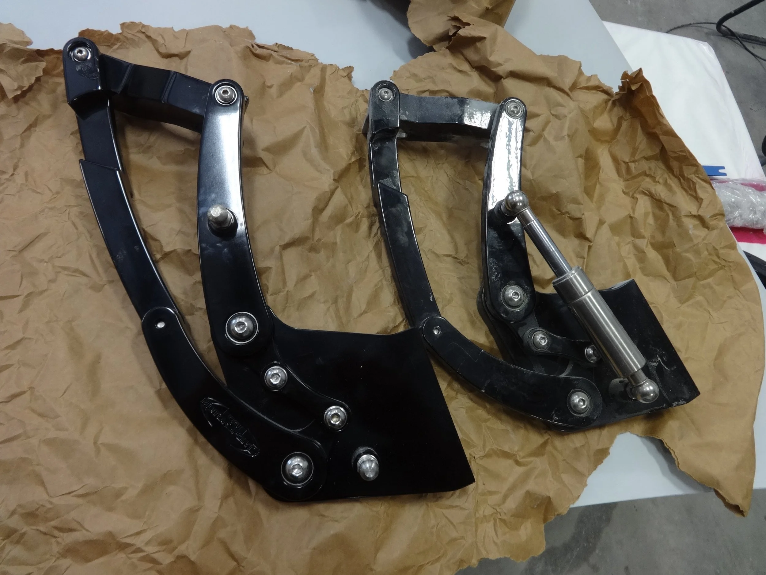 55Persistance_hood hinge issues-006.JPG