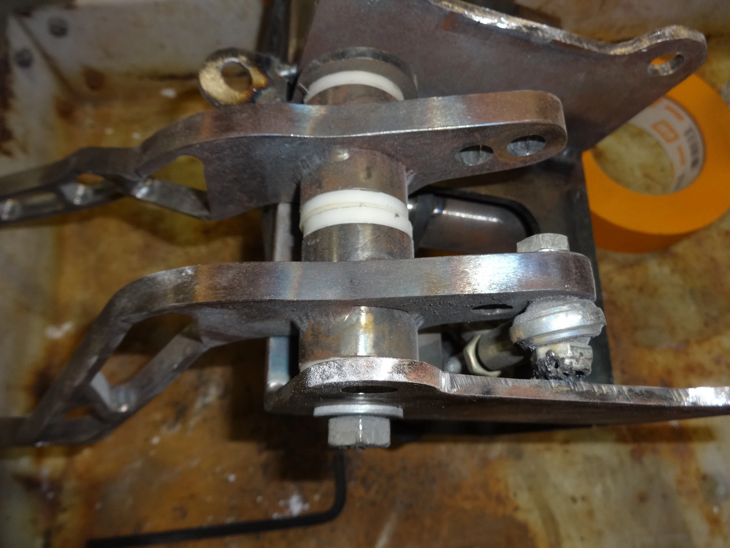 55Persistance_pedal bracket disassembly-022.JPG
