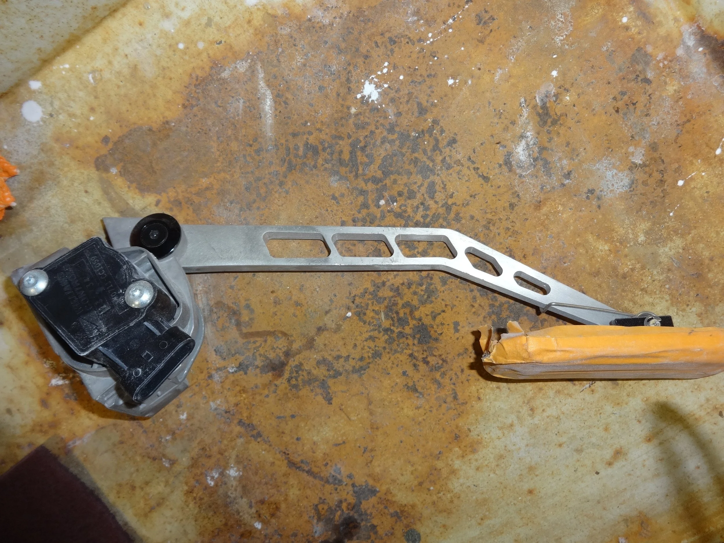 55Persistance_pedal bracket disassembly.JPG