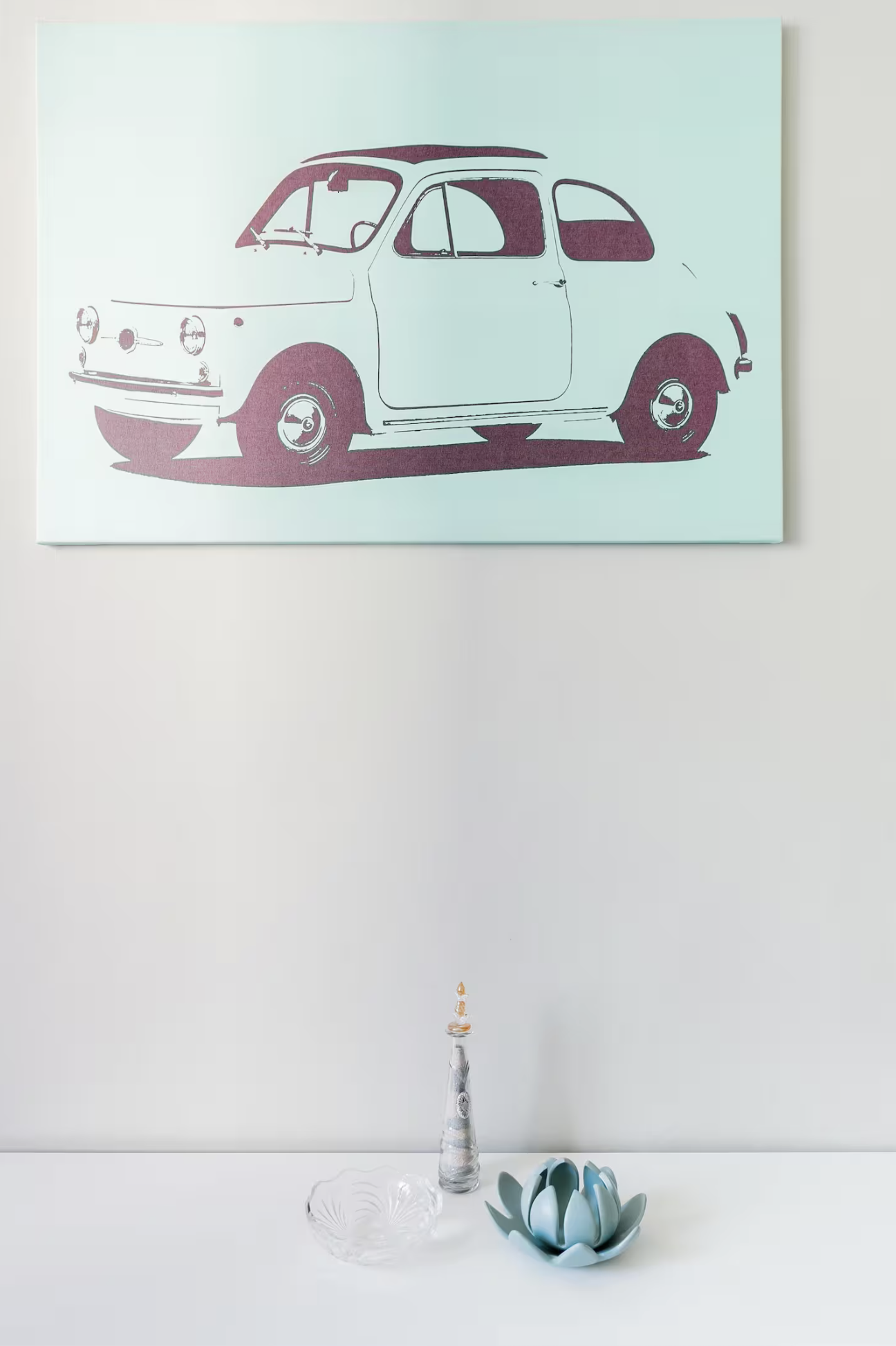 Vintage car artwork and decor detail at Casa Luce Tuscany, a welcoming apartment in Poggibonsi, Tuscany.