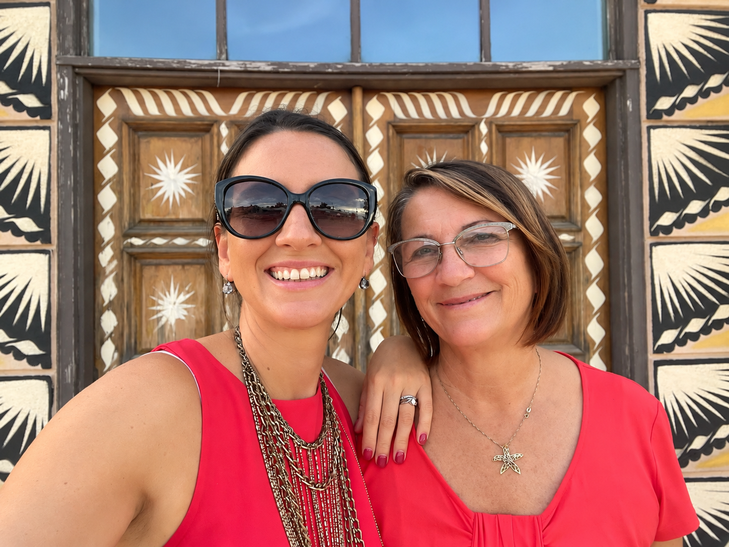 Lisa and Flavia, mother and daughter hosts of Casa Luce Tuscany, a family-run holiday apartment in Poggibonsi, Tuscany.
