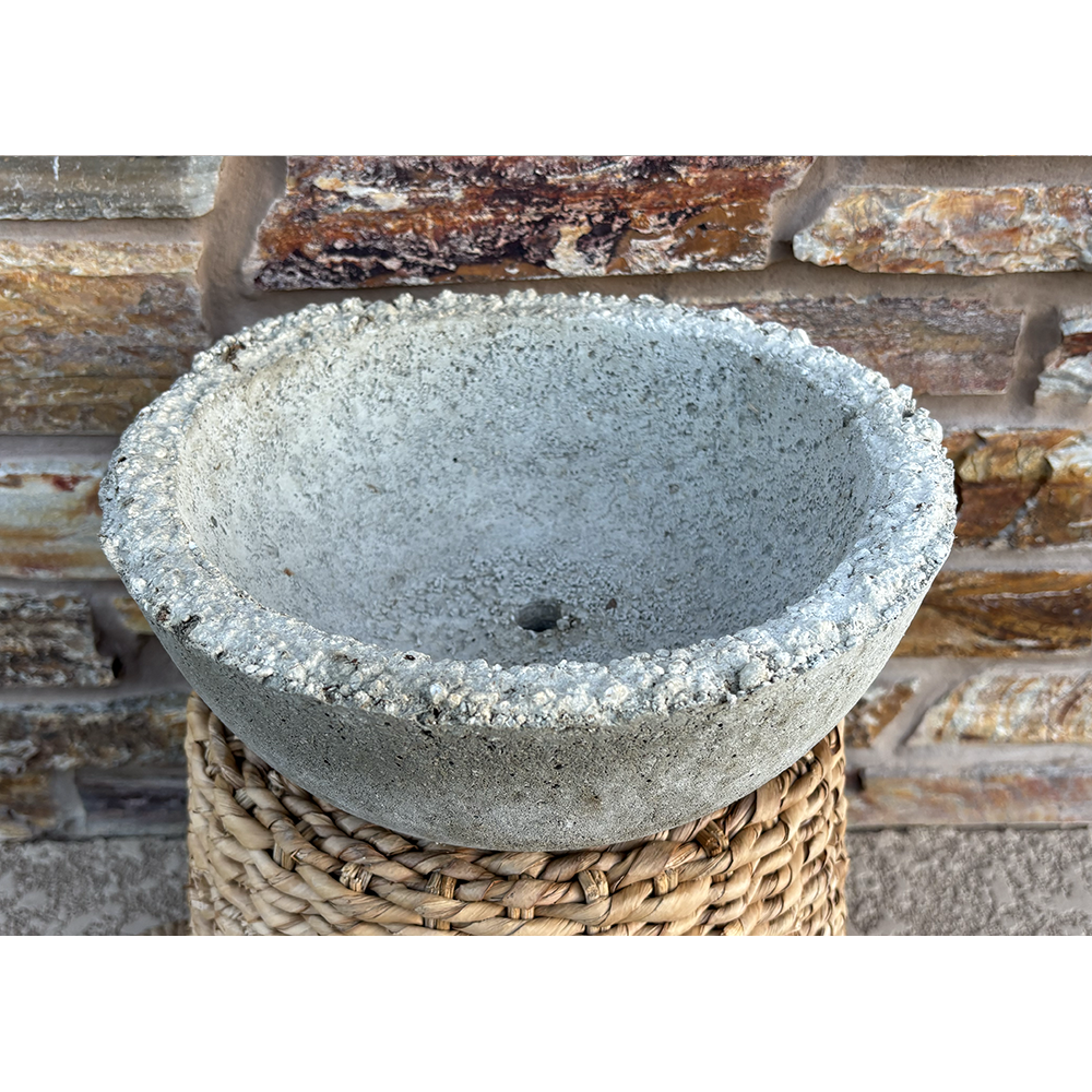 hypertufa pot 037b.jpg