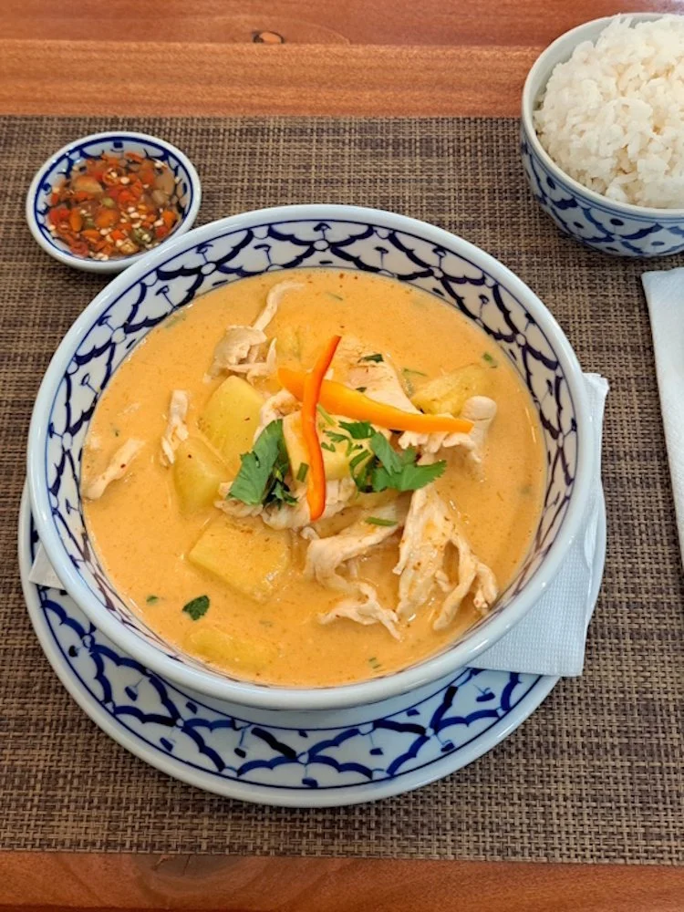 Pineapple Red Curry ChowNow.jpg