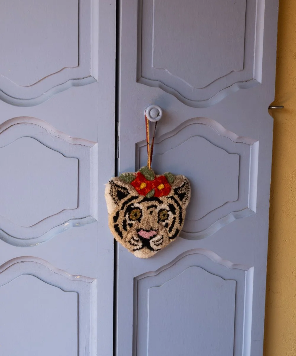 Floral-White-Tiger-Gifthanger-Doing-Goods-1.45.10.109.020.1-Summer24-01-web-3-4.jpg