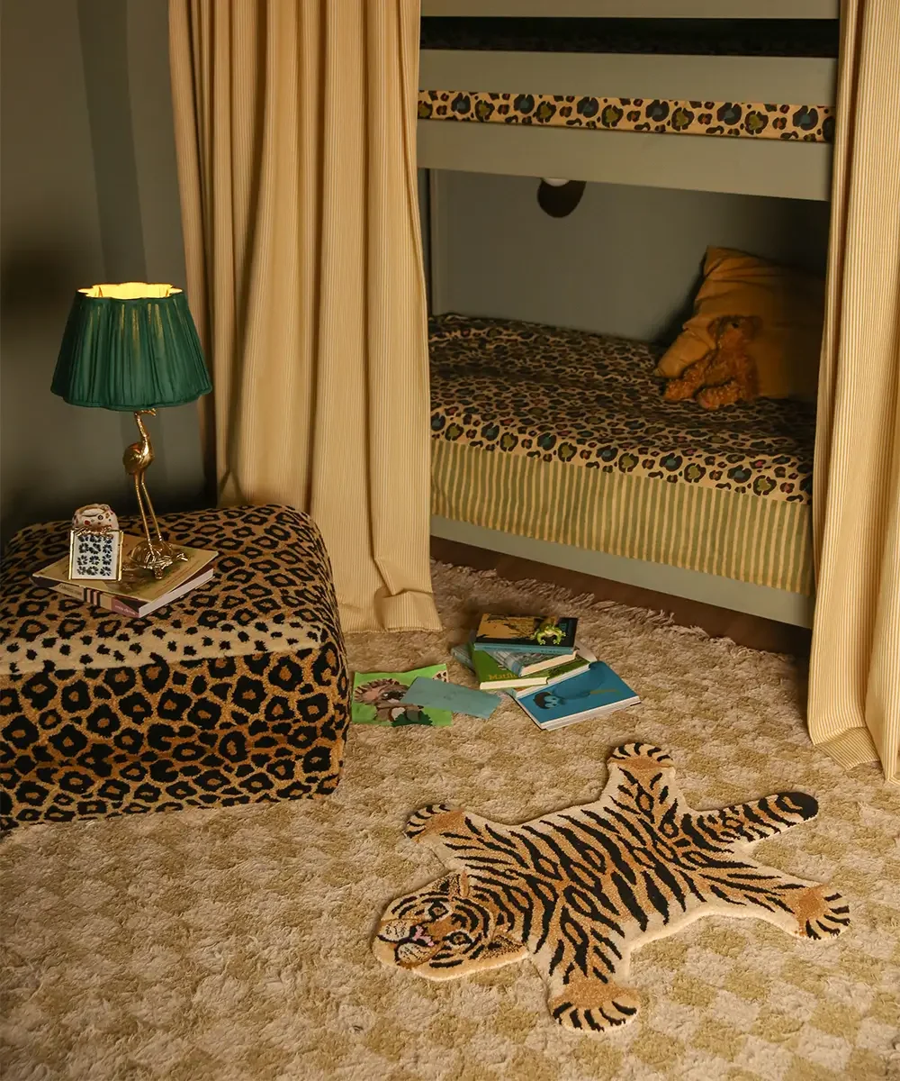 drowsy-tiger-rug-small-doing-goods-1.45.10.004.700.3-AW26-web.webp