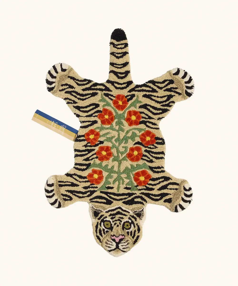 Floral-White-Tiger-Rug-Small-Doing-Goods-1.45.10.096.020.web_-2-1.webp