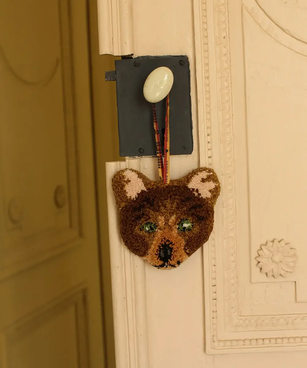 Archie-Check-Bear-Gift-Hanger-Doing-Goods-1.45.10.101.099.3-aw25-2-web.webp