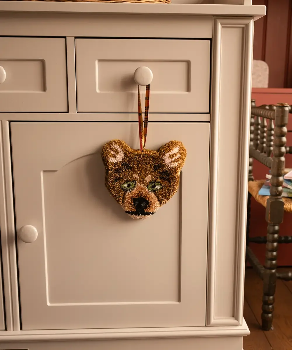 Archie-Check-Bear-Gift-Hanger-Doing-Goods-1.45.10.101.099.3-Nursery-1-WEB.webp