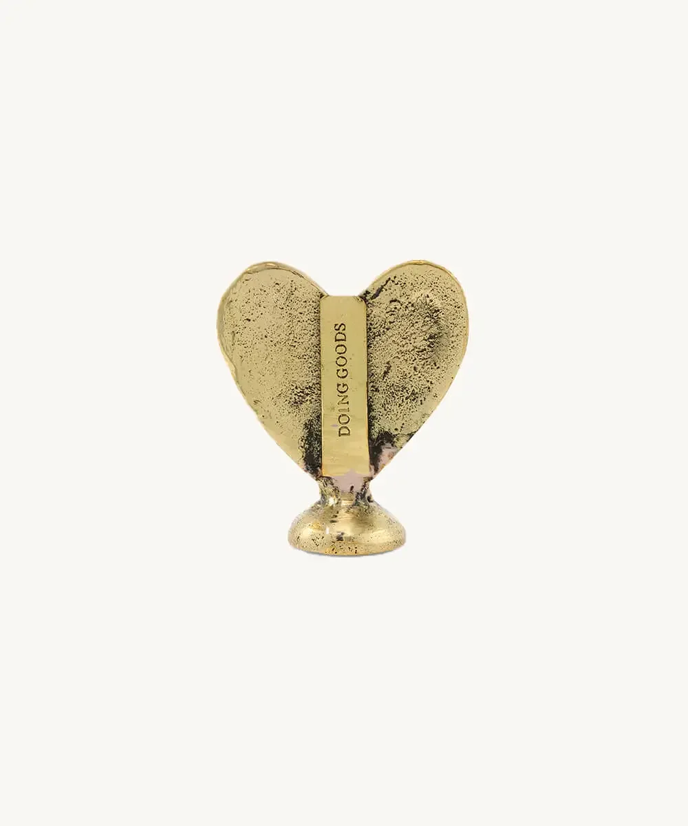 Pyar-Heart-Card-Holder-Doing-Goods-1.20.40.029.099.3-white-back-off-white-web.webp