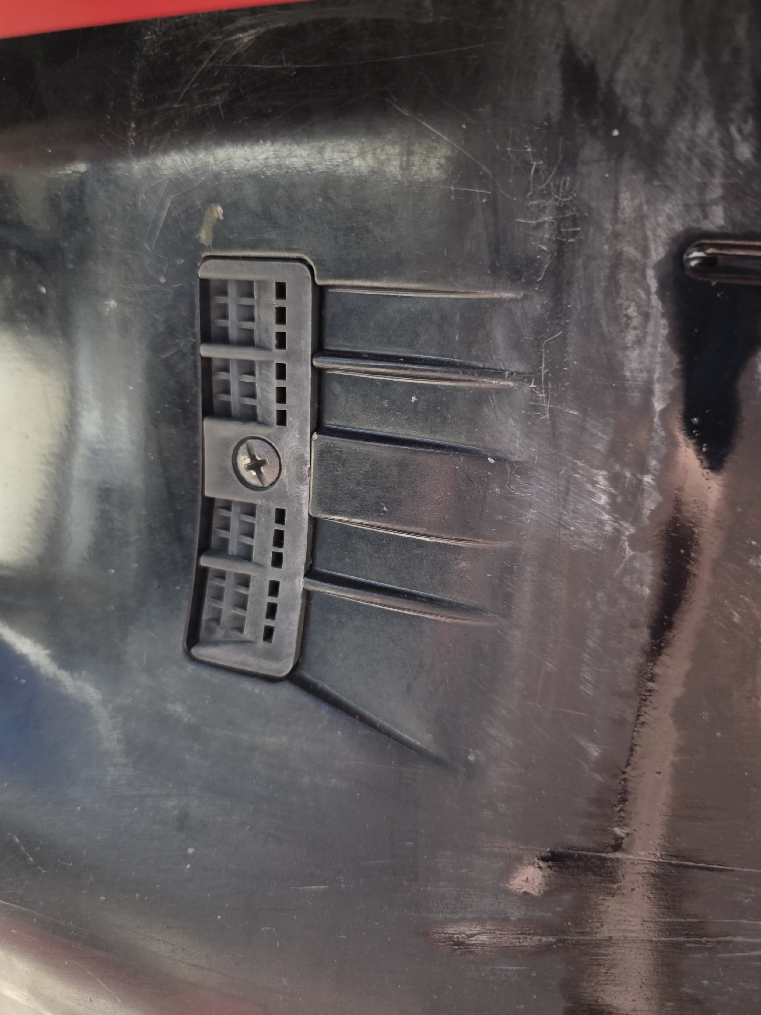 Improperly installed lower unit pickup