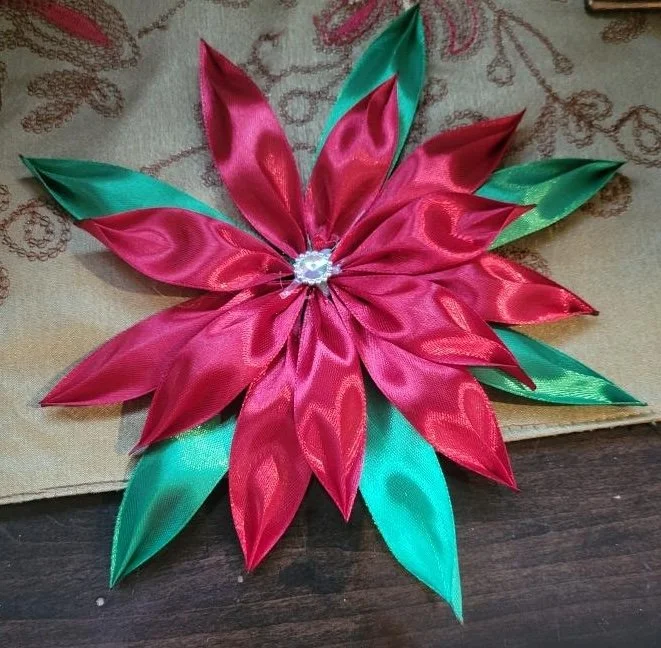 Red and green silk stars