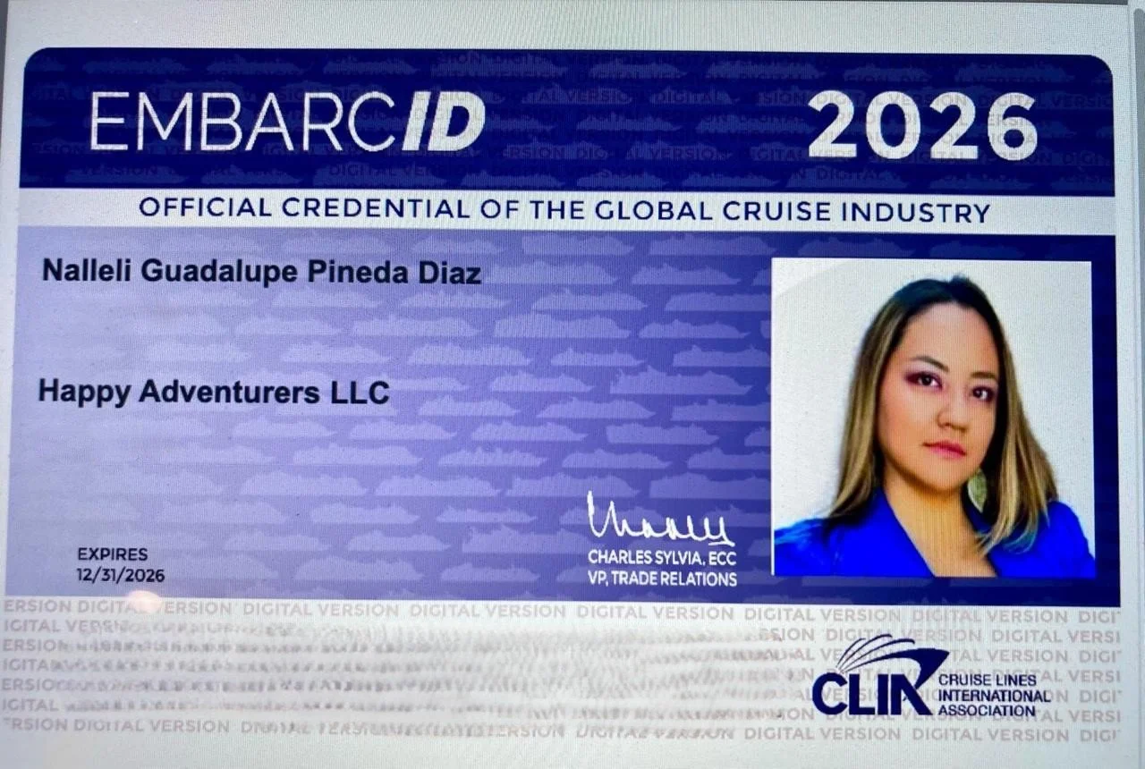 Credencial oficial CLIA 2026 de Nalleli Pineda, fundadora de Atelier Travel Design y especialista en cruceros.